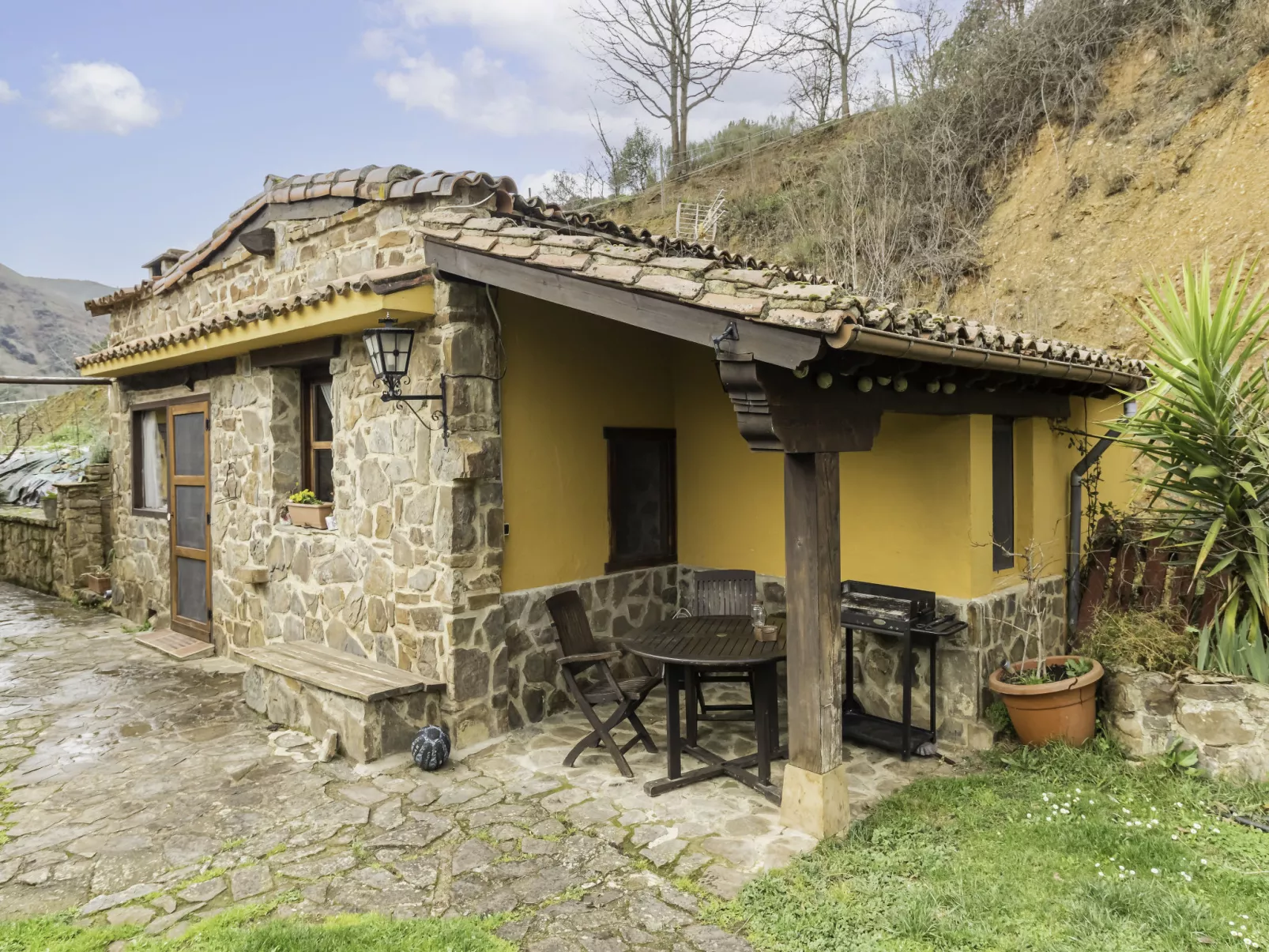 Potes Vinon - Cabaña-Outside