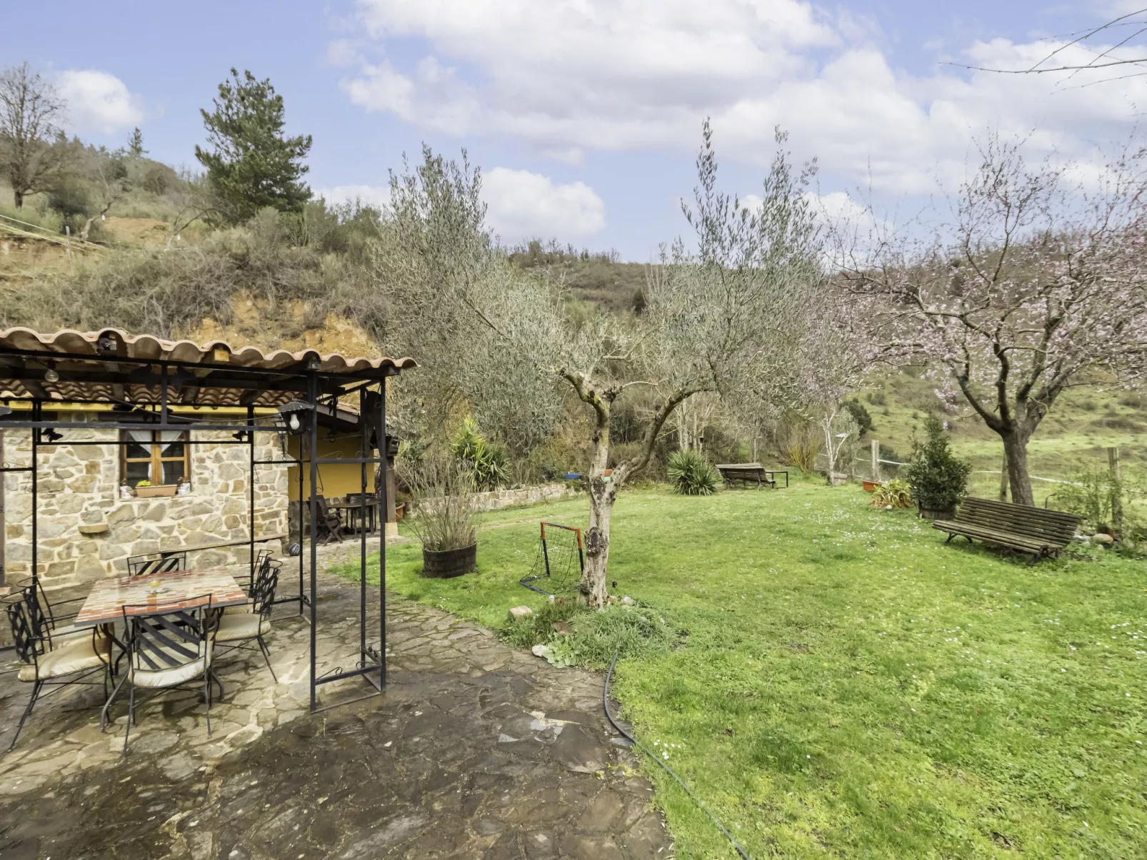 Potes Vinon - Cabaña-Outside