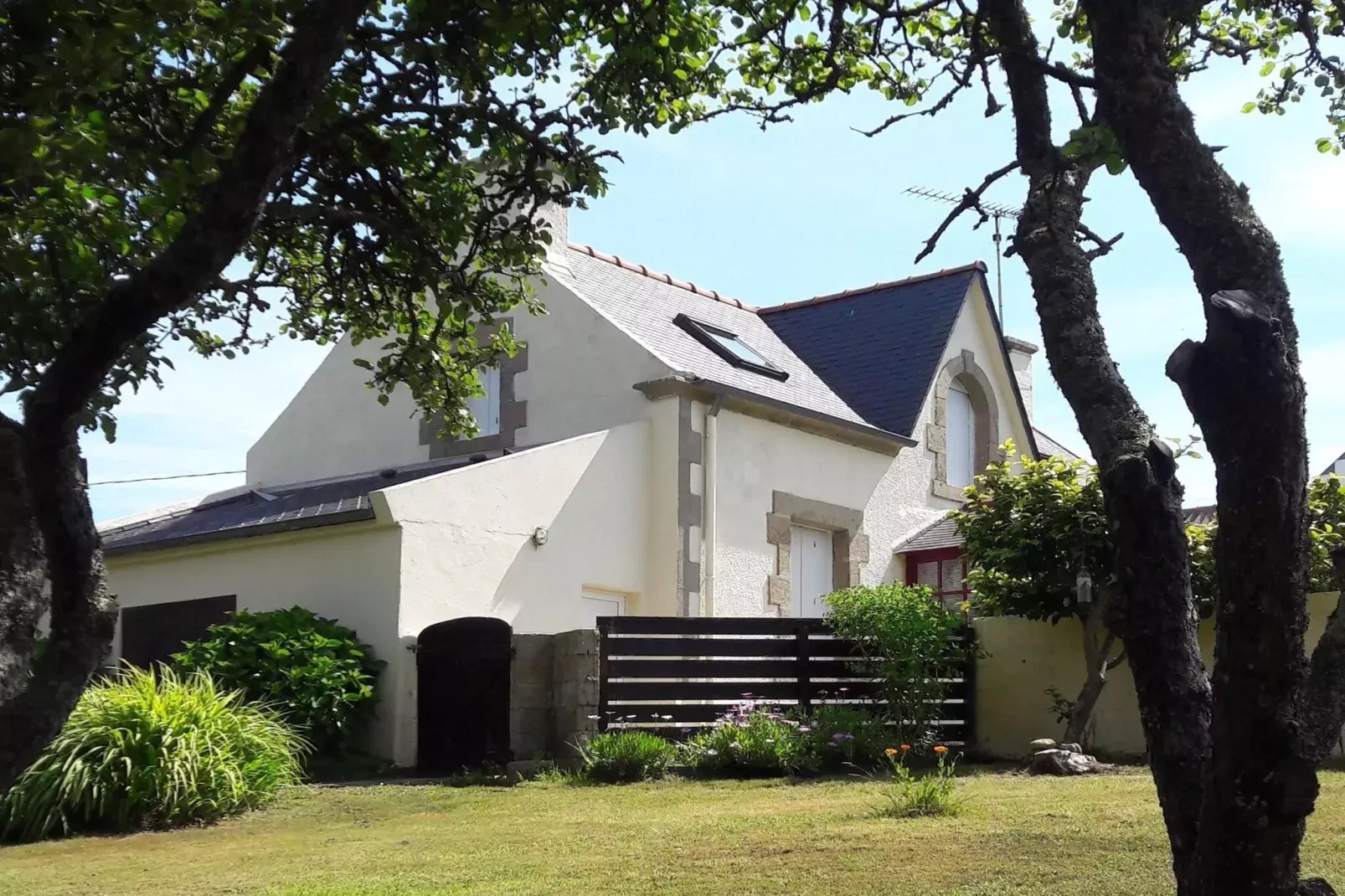 Holiday home Plogoff-Exterior summer