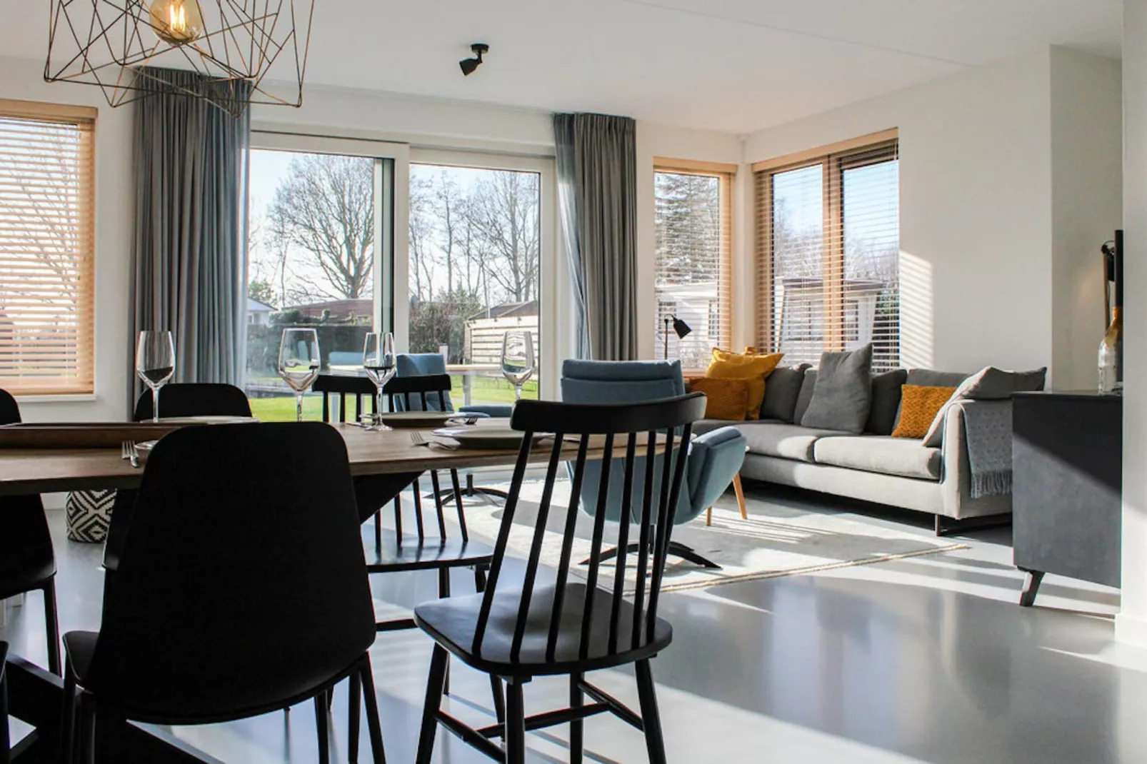 Recreatiepark Idskenhuizen 8-Esszimmer