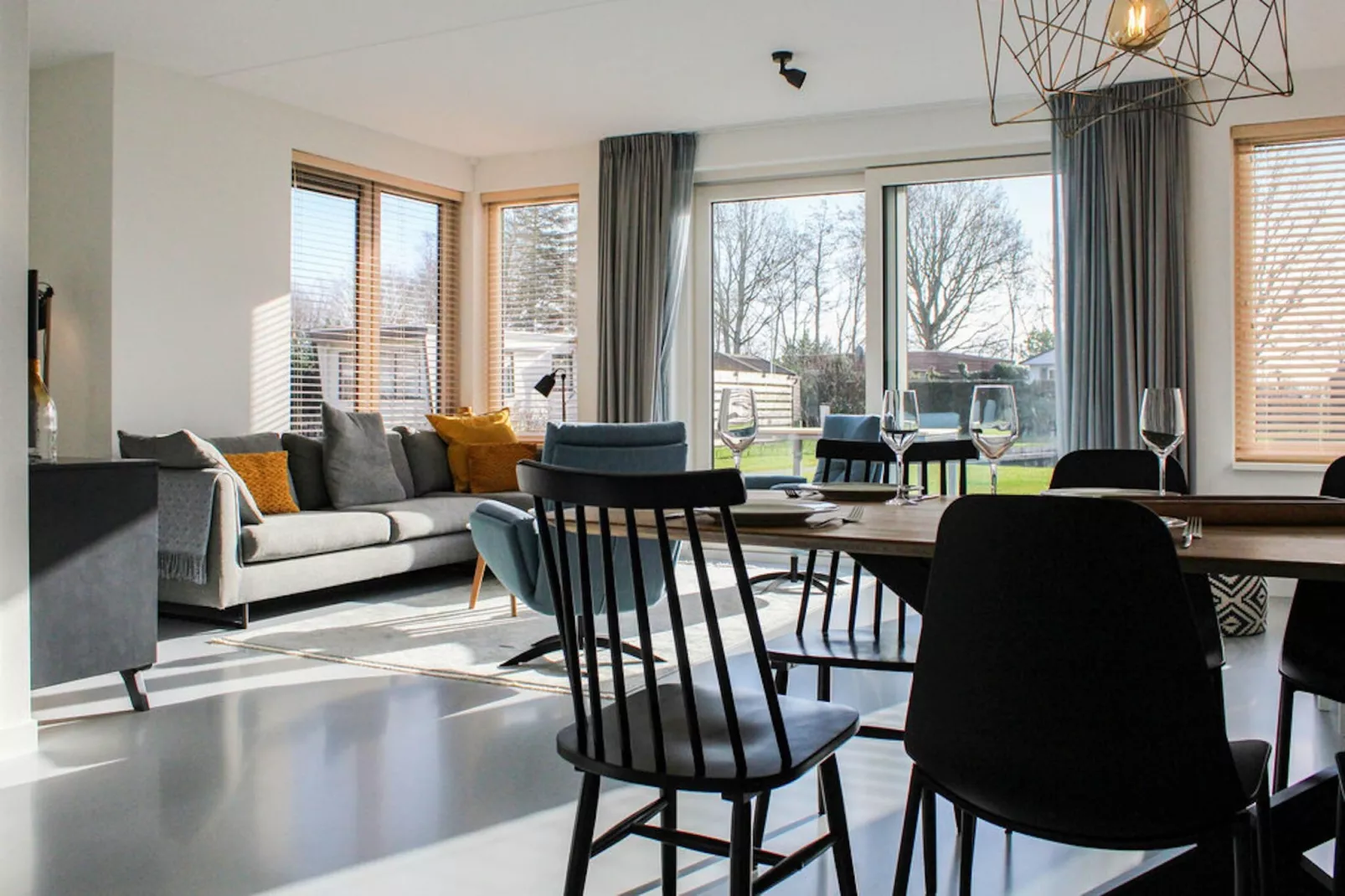 Recreatiepark Idskenhuizen 8-Esszimmer