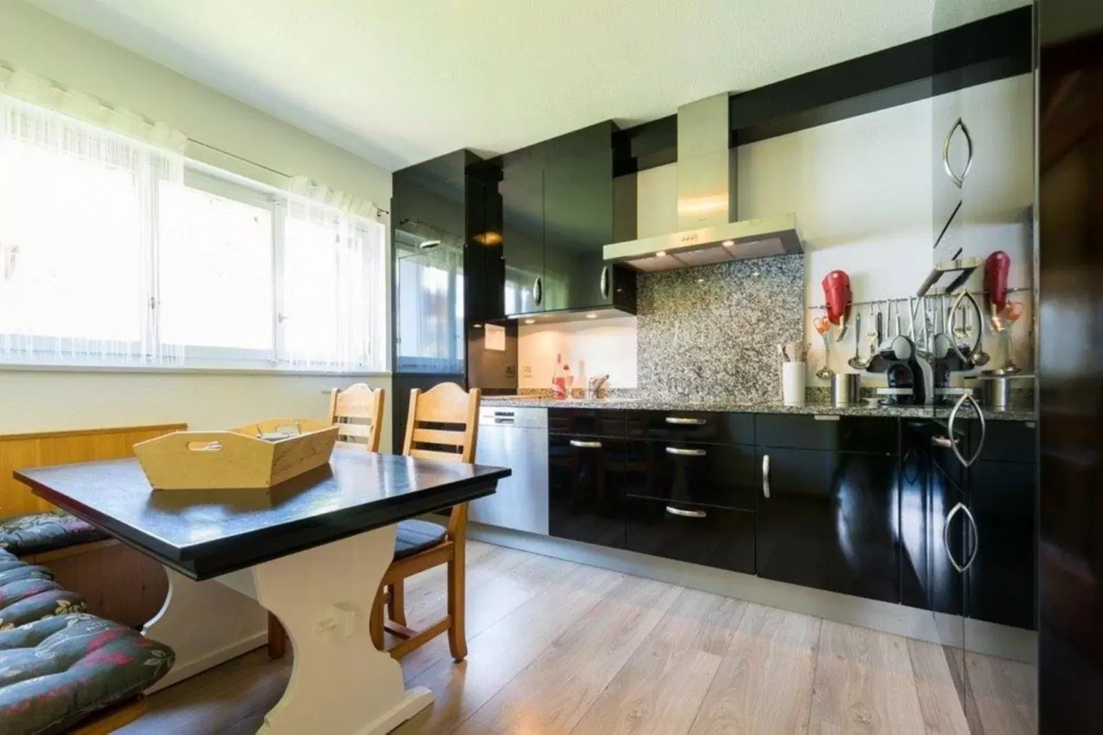 Chalet Jewel Triplex-Kitchen
