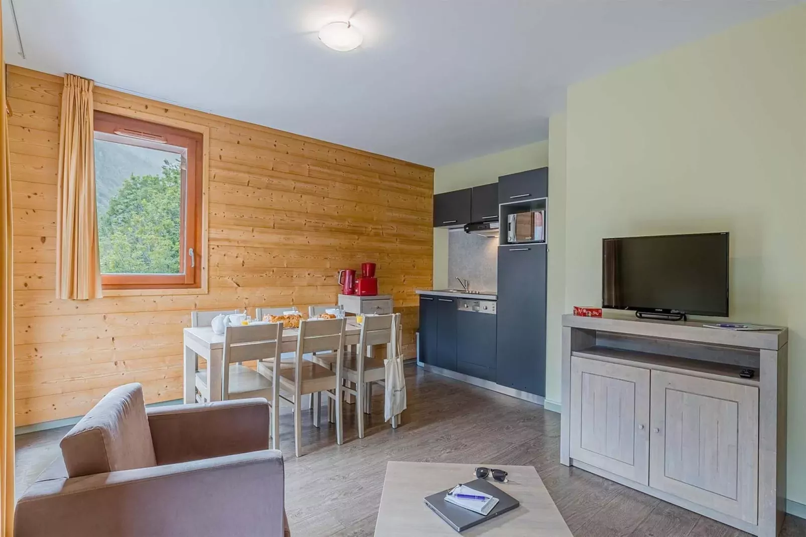 Les Epinettes 4-Kitchen