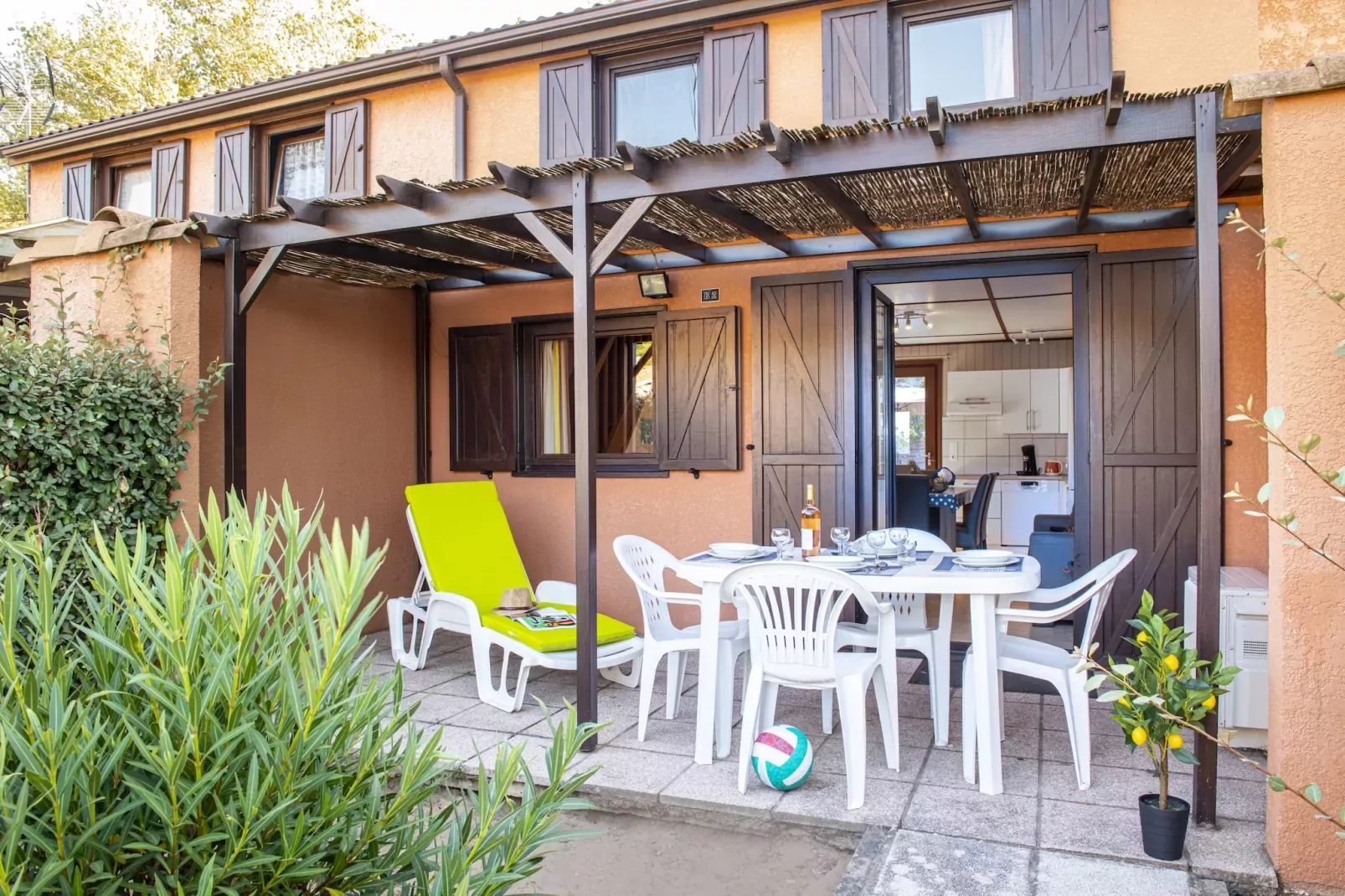 Domaine Les Tamaris et Les Portes du Soleil Portiragnes // Maison standard 3 chambres 7 pers-Exterior summer