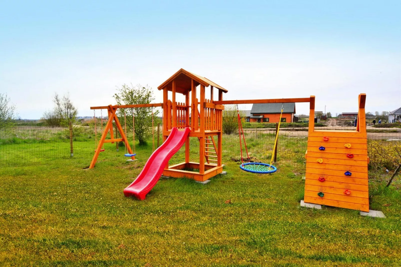 	Apartament 75 m2 dla 6 osób Sarbinowo-Gardens summer
