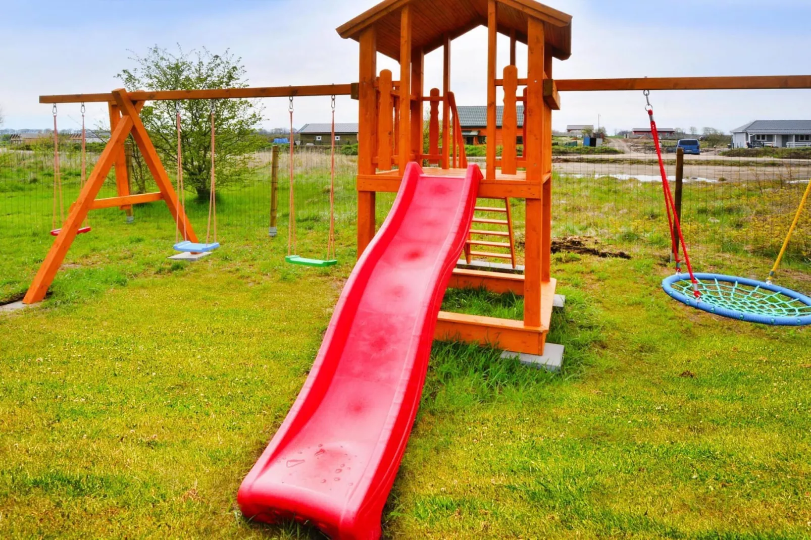 	Apartament 75 m2 dla 6 osób Sarbinowo-Gardens summer