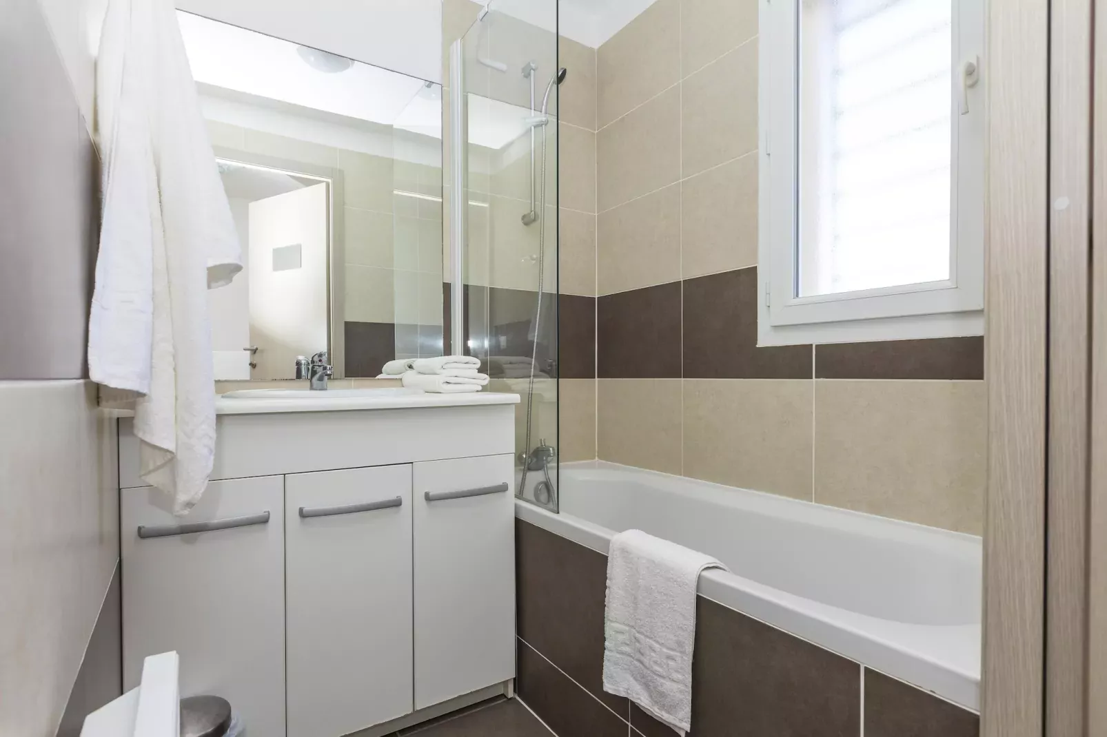 Résidence-Club les Villas Bel Godère 1-Salle de bain