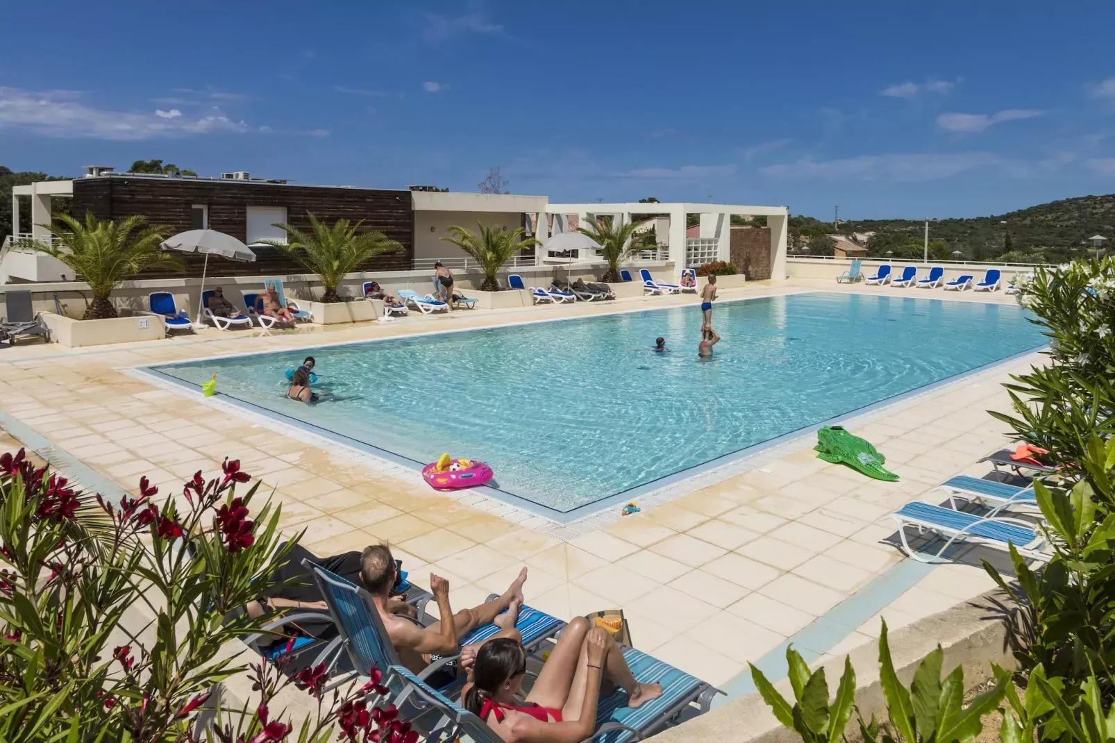 Résidence-Club les Villas Bel Godère 1-Piscine