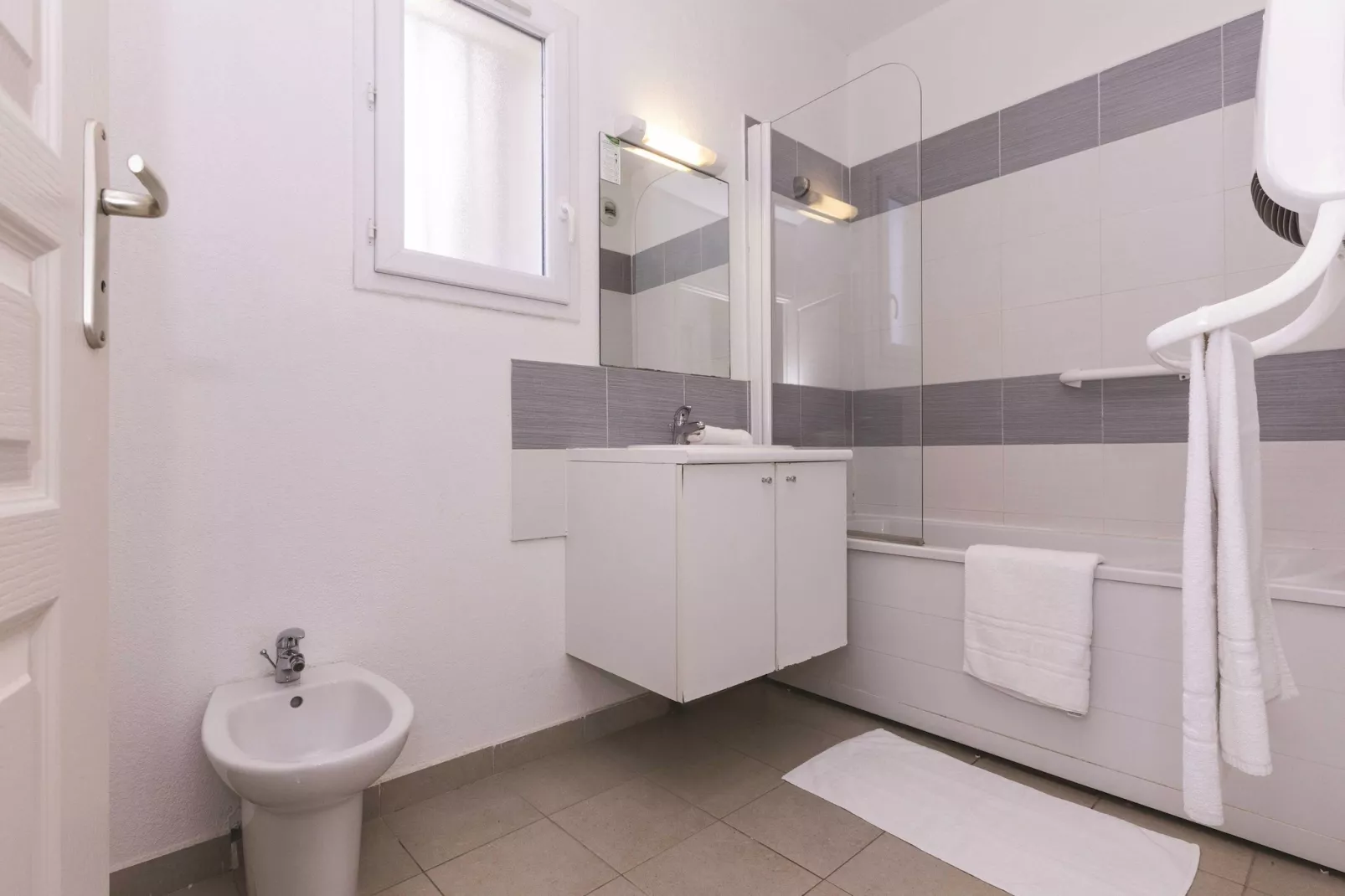 Acqua Linda 1-Bathroom