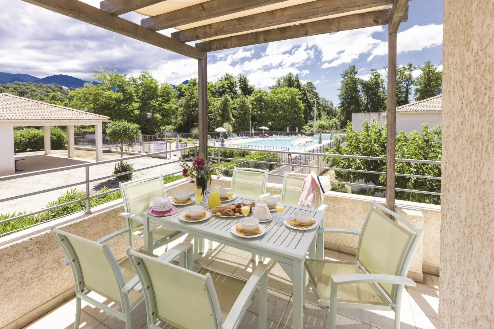 Acqua Linda 3-Terrace balcony