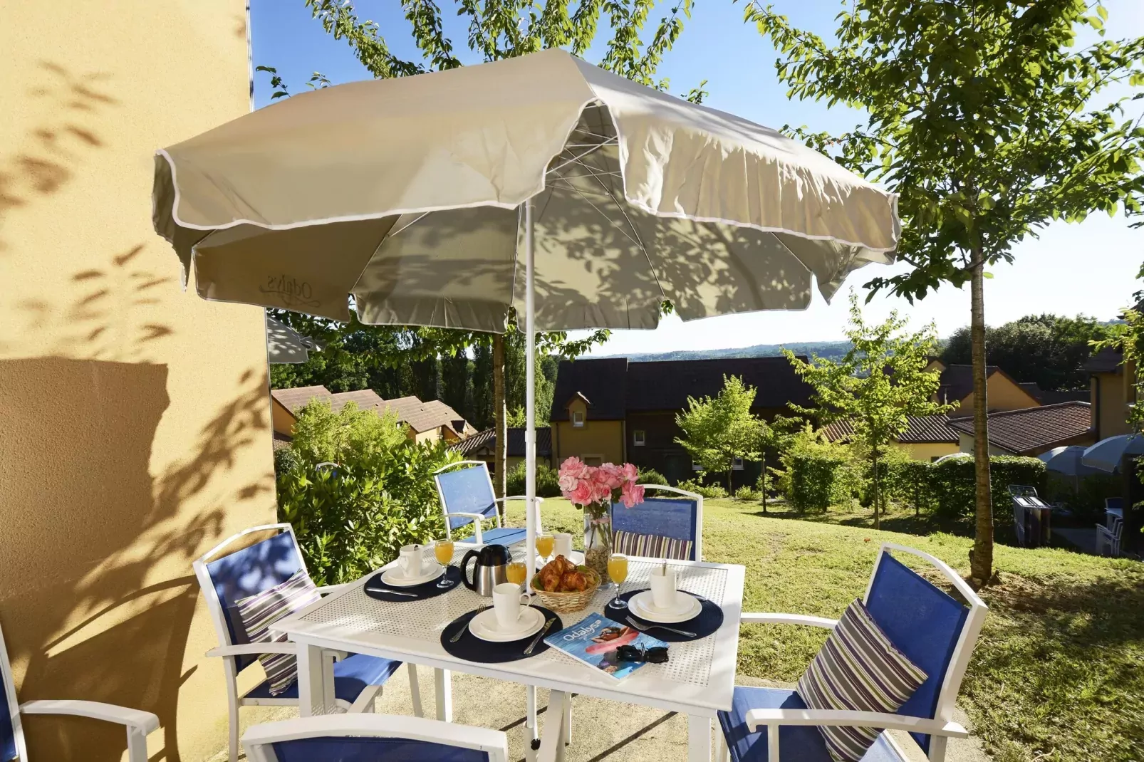 Les Côteaux de Sarlat 2-Terrace balcony