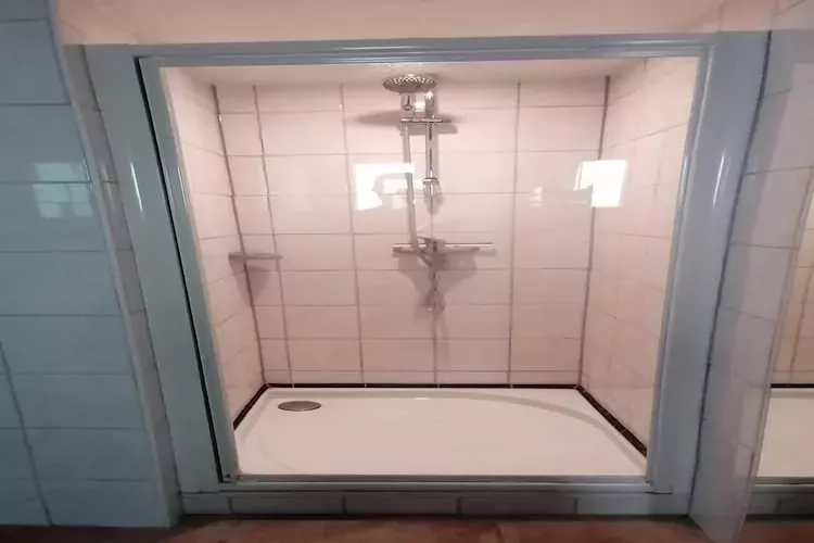 Maison de vacances Lusignac zonder gastverblijf-Bathroom