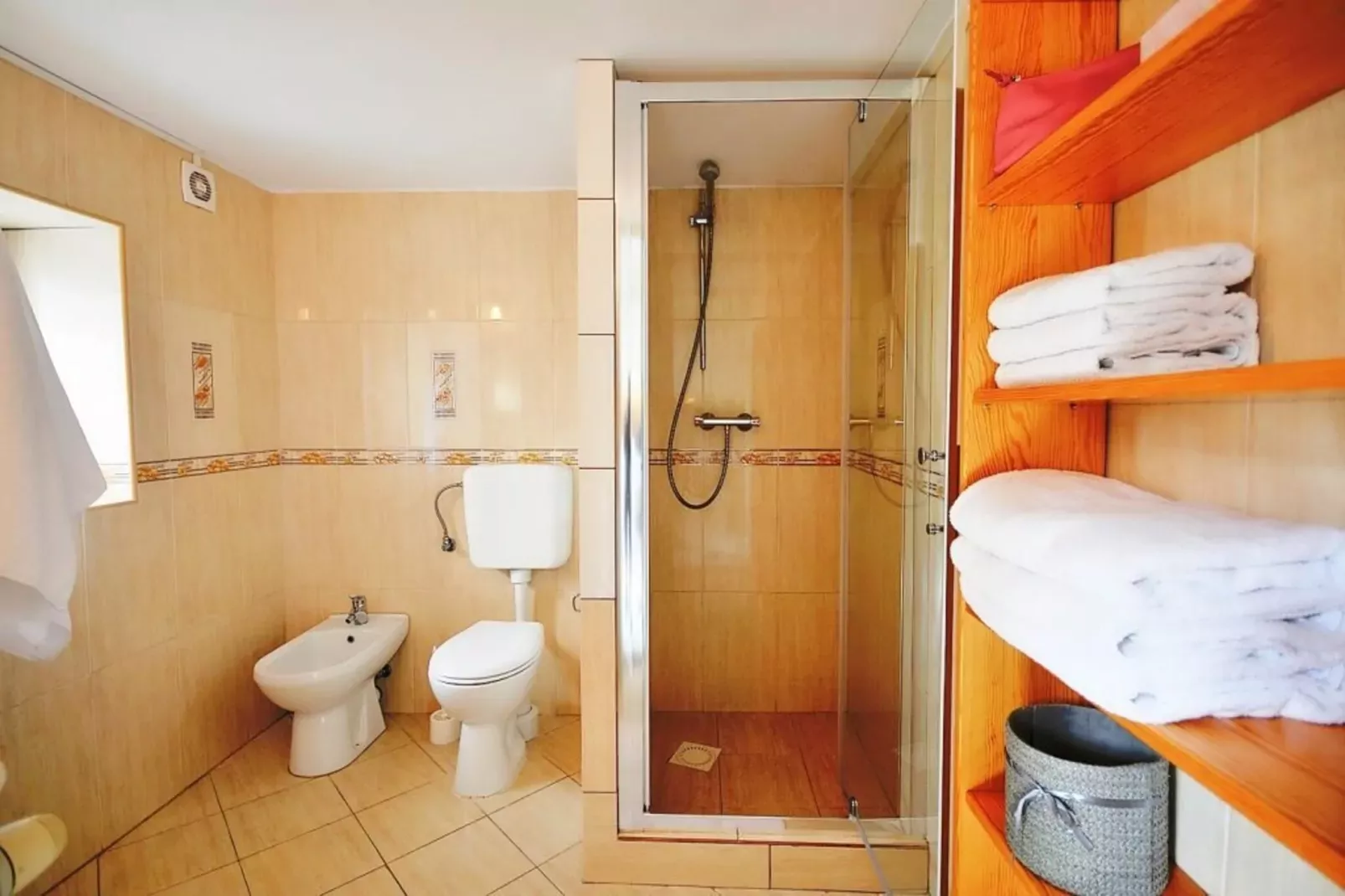 Apartament nr 2 50 qm parter Ustronie Morskie-Bathroom
