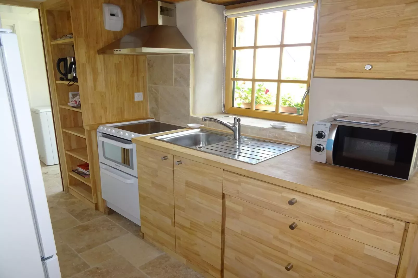 Holiday Home Plougasnou-Kitchen