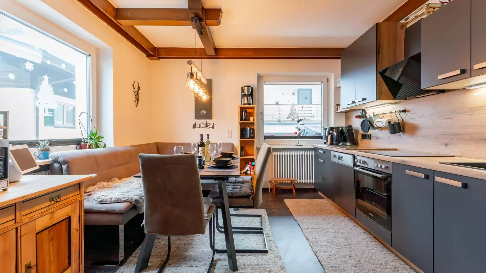 Alpenlodge Steiger-Dining room