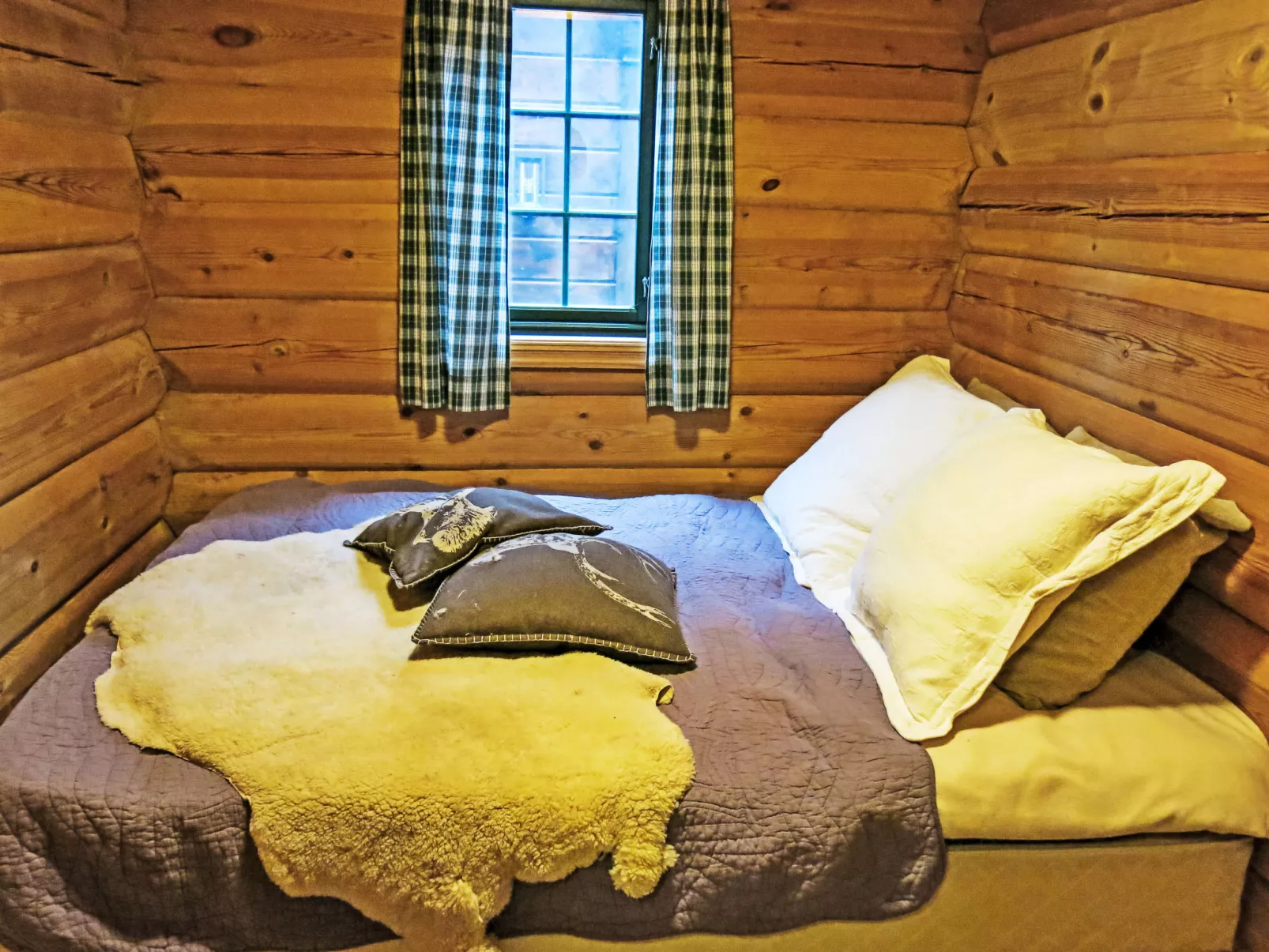 Annebu (SOW090)-Inside