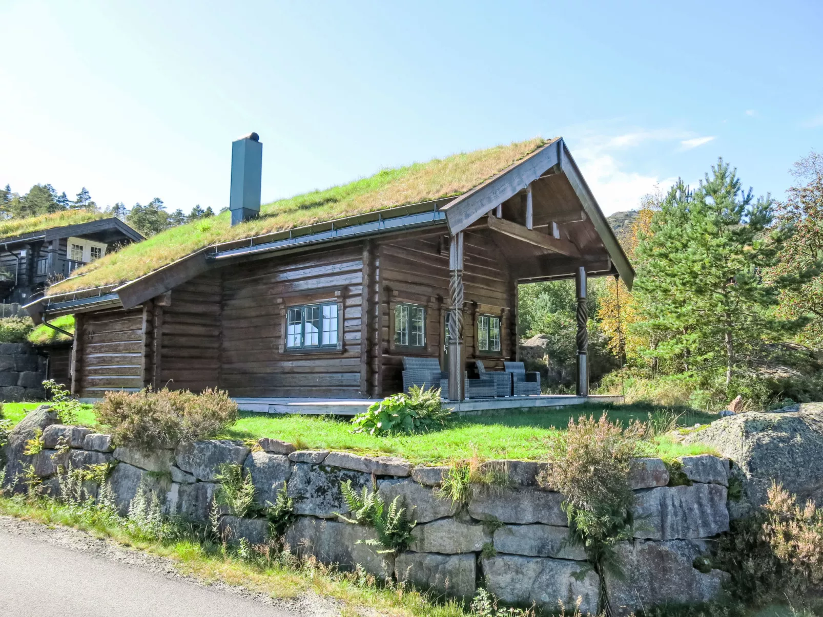 Annebu (SOW090)-Outside
