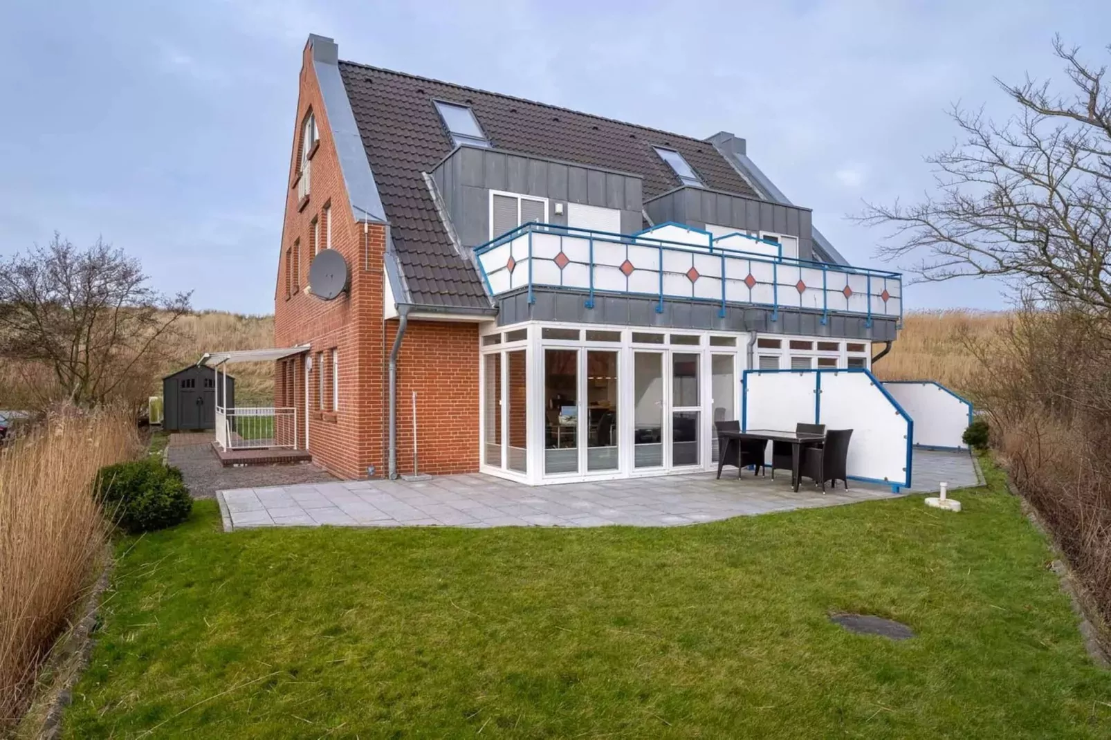 Haus Eriel EG rechts-Außenbereich Sommer