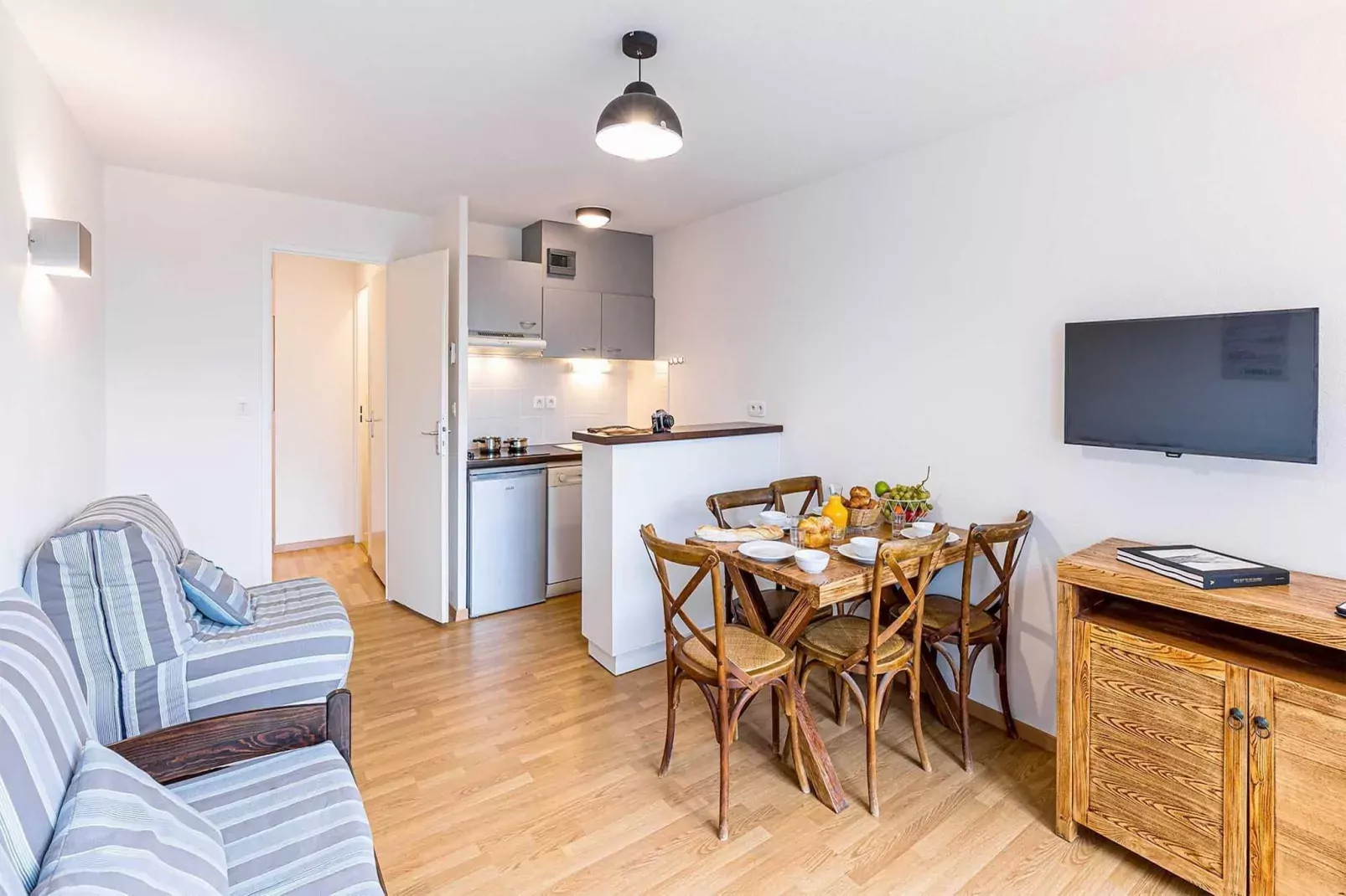 Les Rives Marines 2-Living room