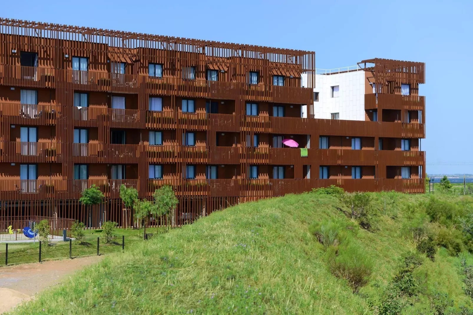 Terra Gaïa 6-Exterior summer