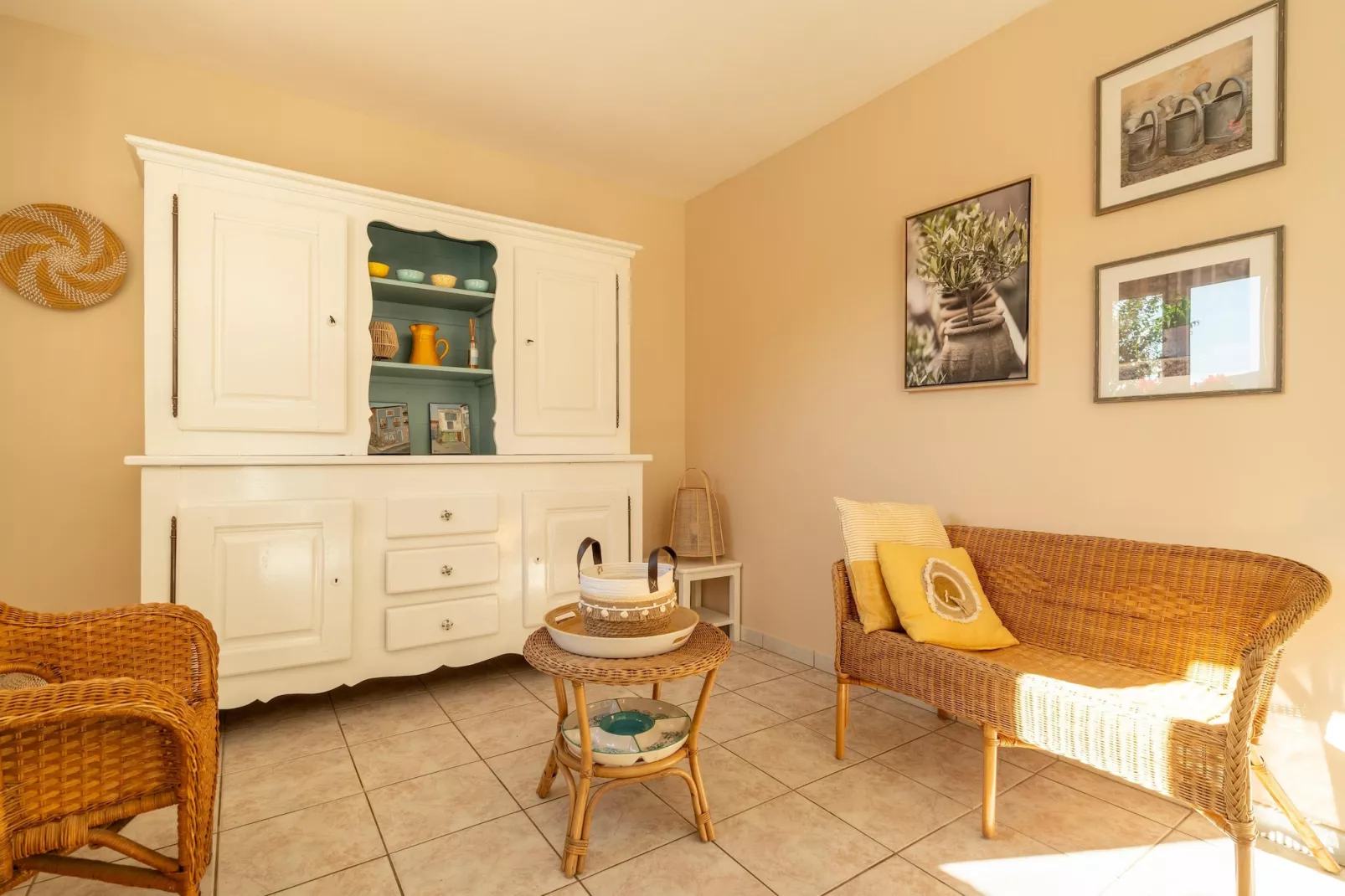 Maison dans le sud de la France avec piscine-Salon