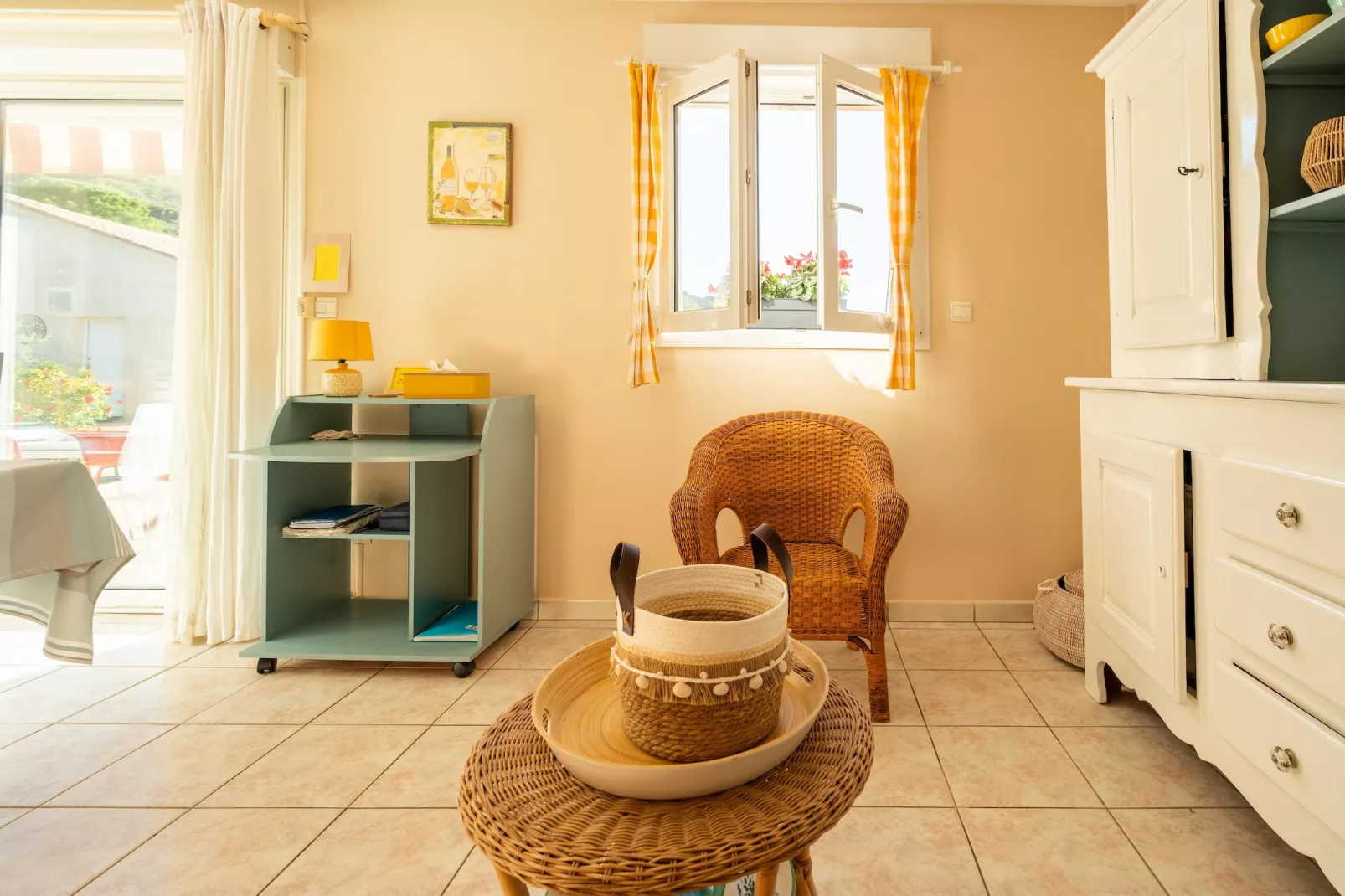 Maison dans le sud de la France avec piscine-Salon