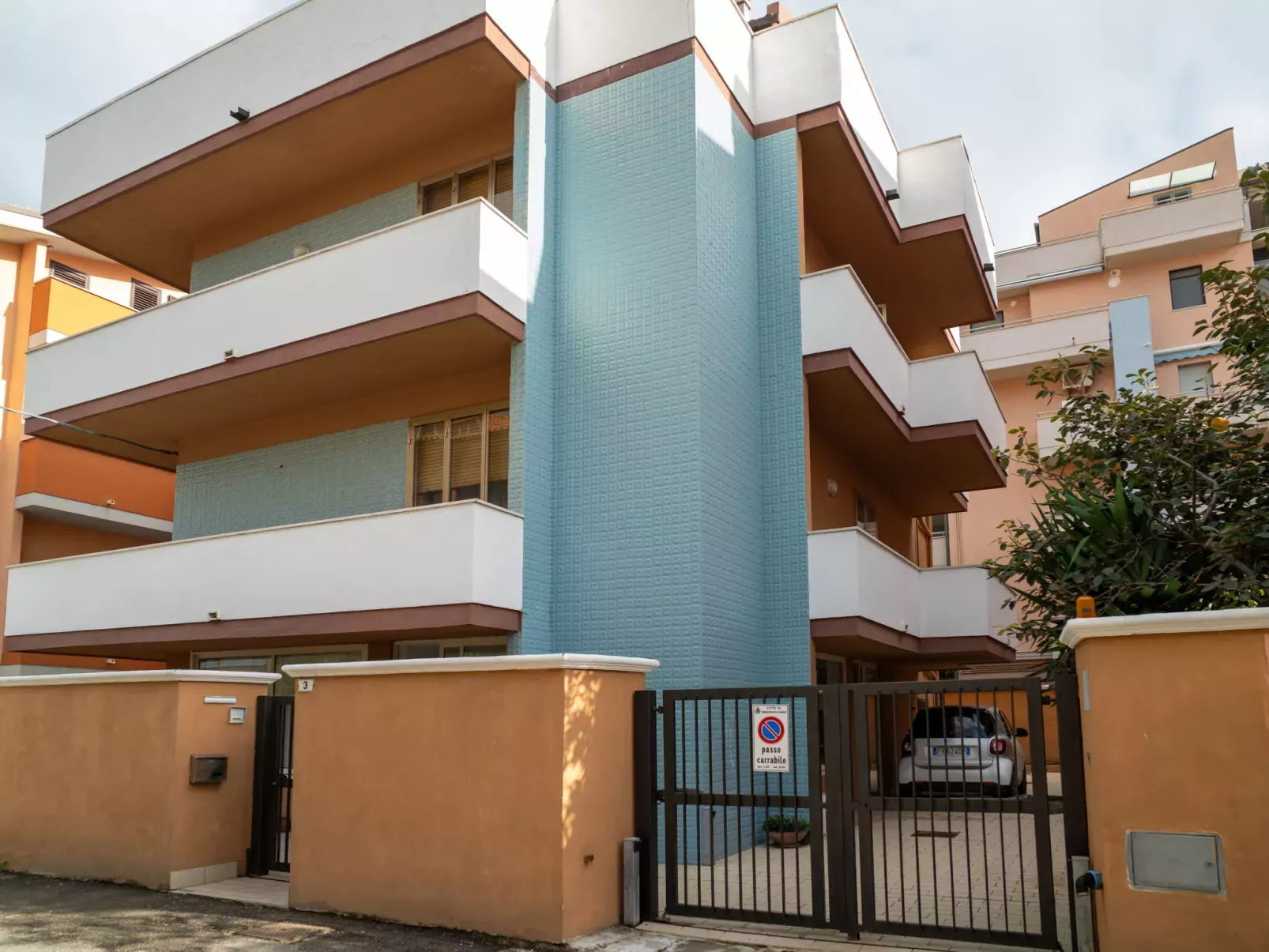 Montesilvano Mare 1-Inside