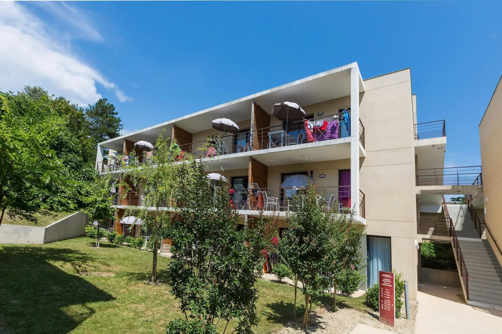 Le Clos Saint Michel 1-Exterior summer
