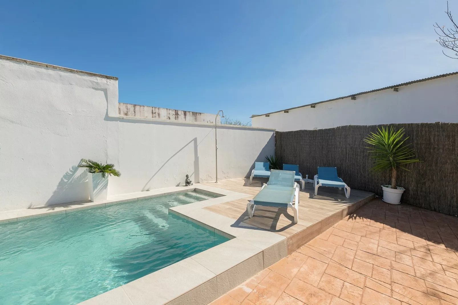 poolofhouse