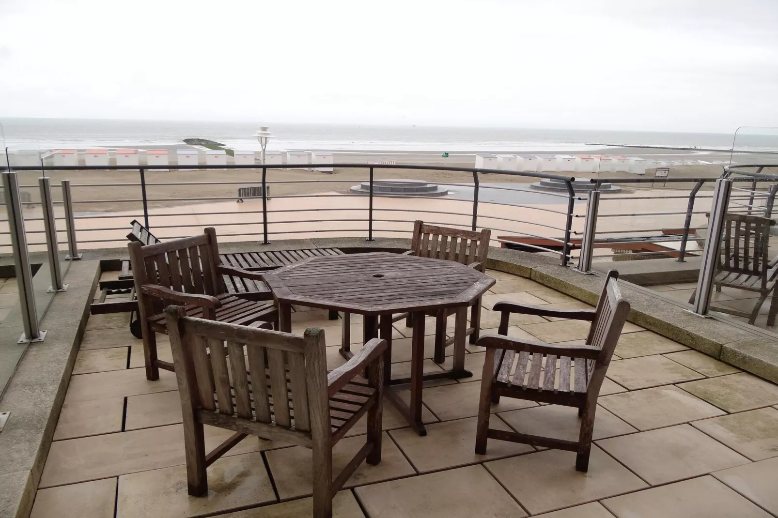 CASINO AB B0101GAR-Terrace balcony