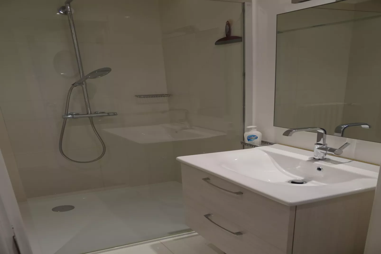 ECLAIRCIE 101-Bathroom