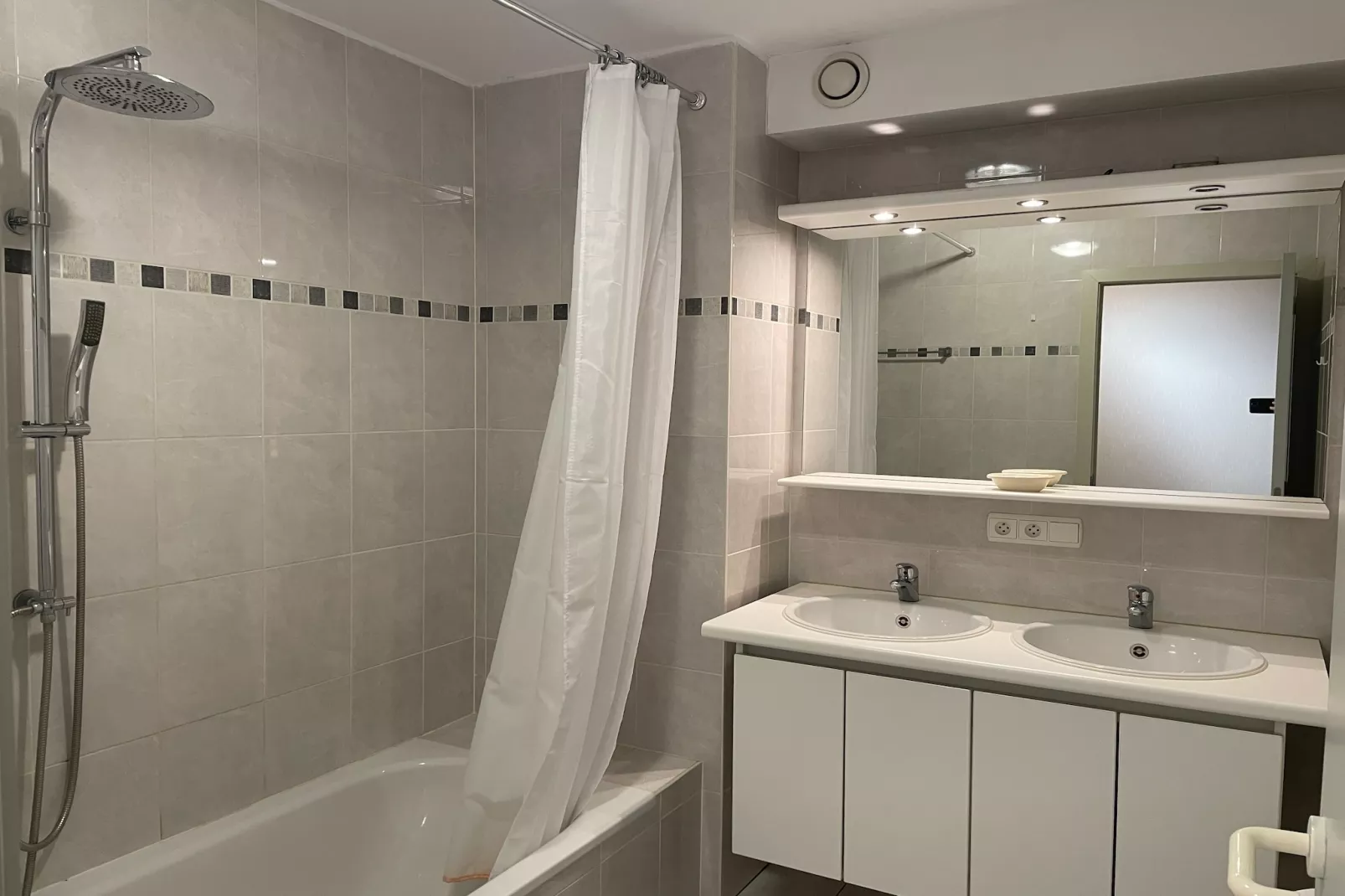 MISTRAL 0401-Bathroom