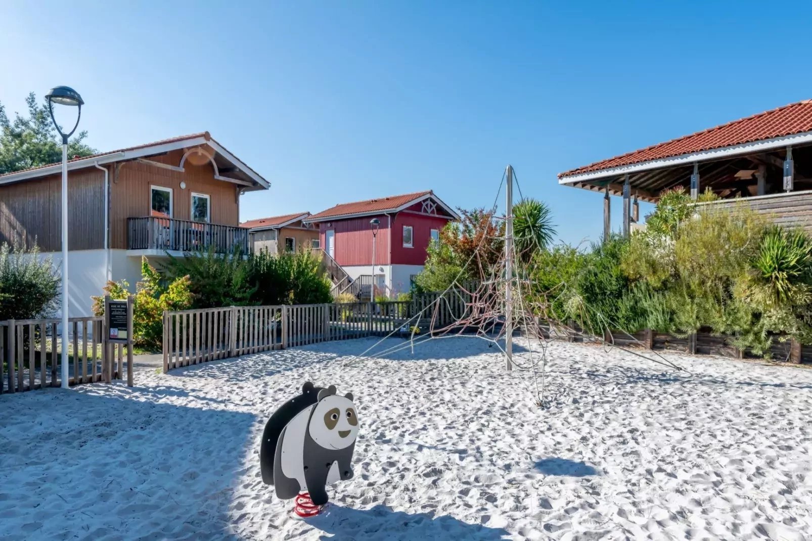 Le Domaine des Grands Lacs 2-Exterior summer