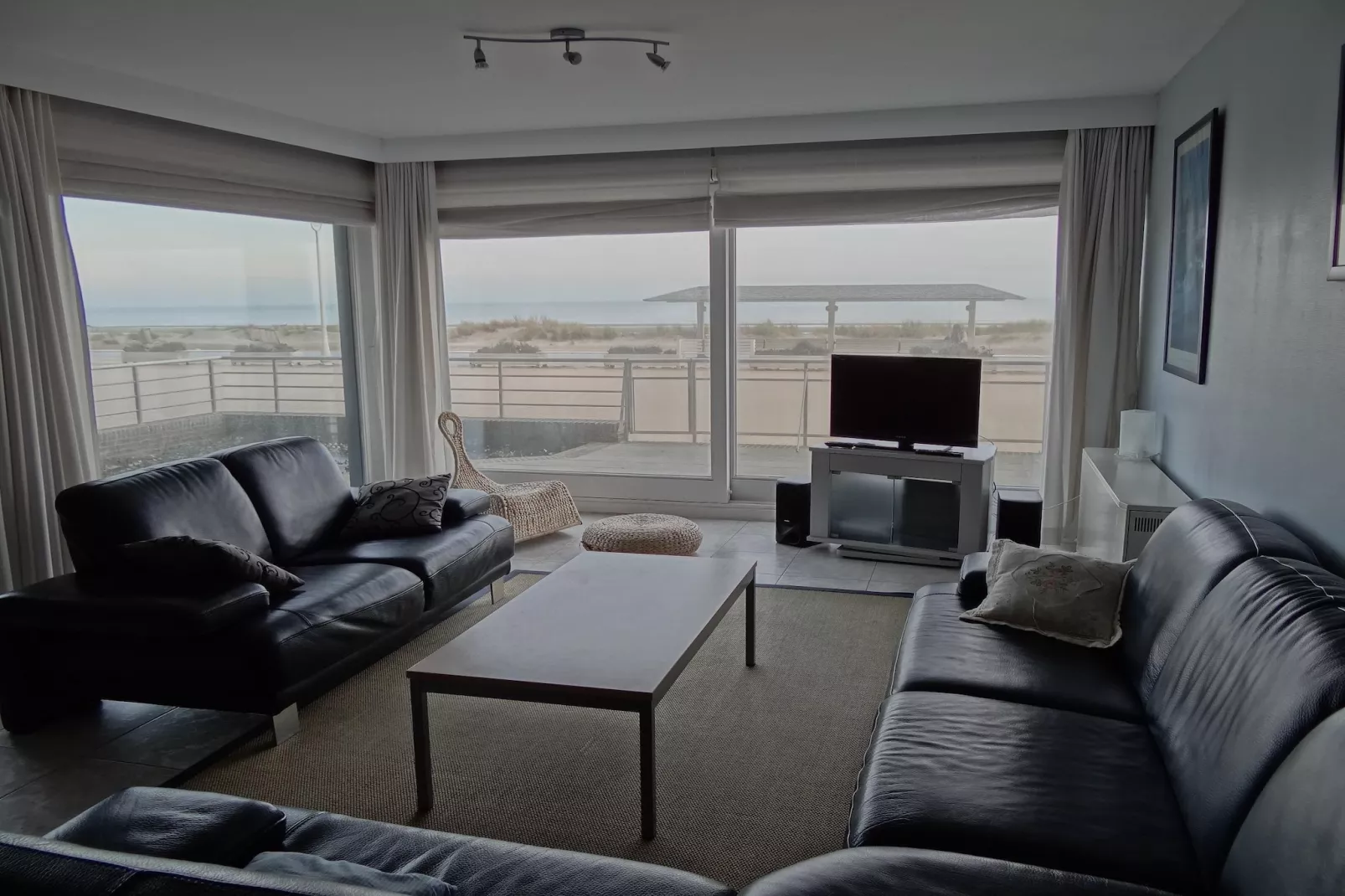 SEASIGHT A 0004-Living room