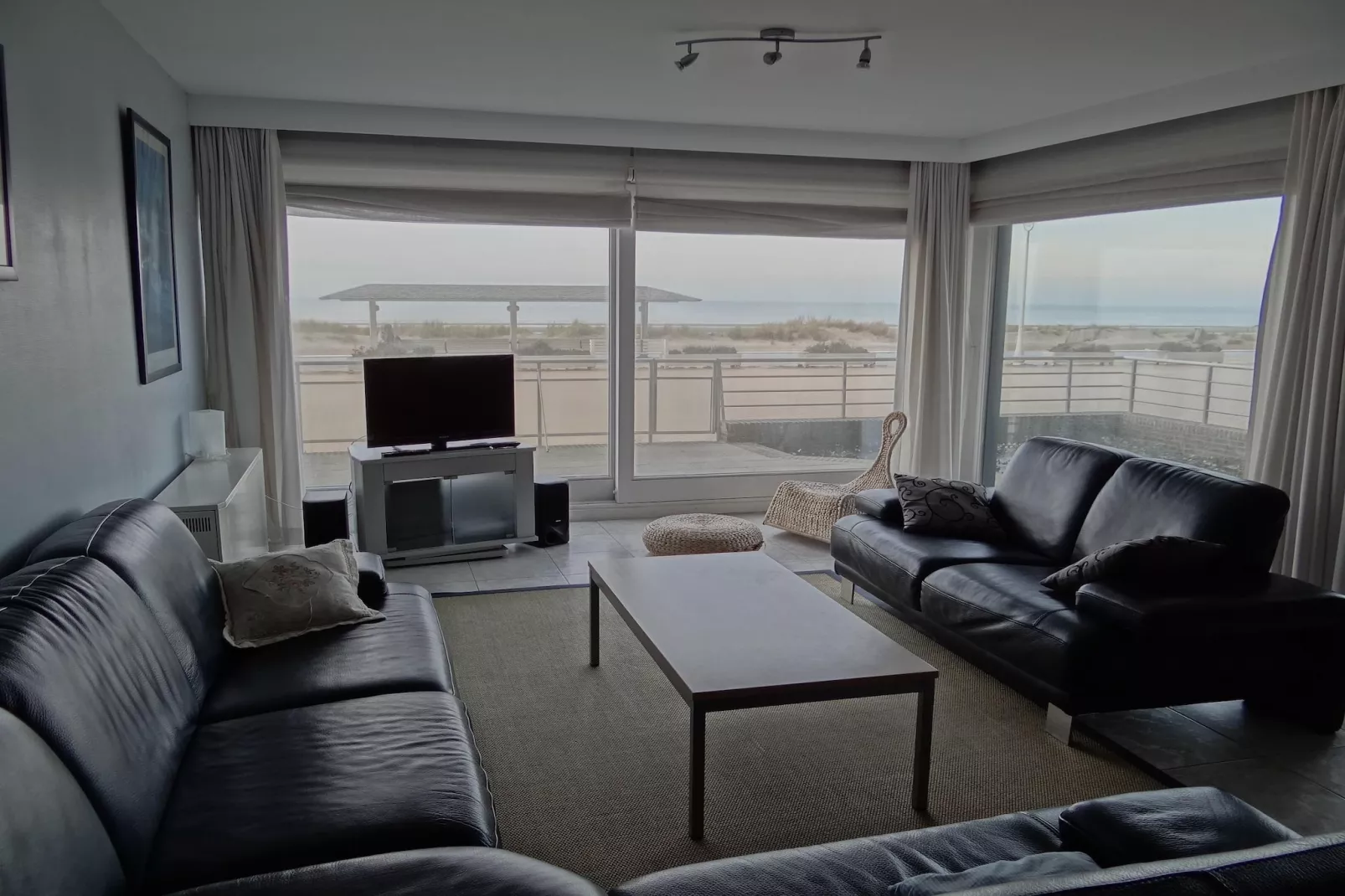 SEASIGHT A 0004-Living room