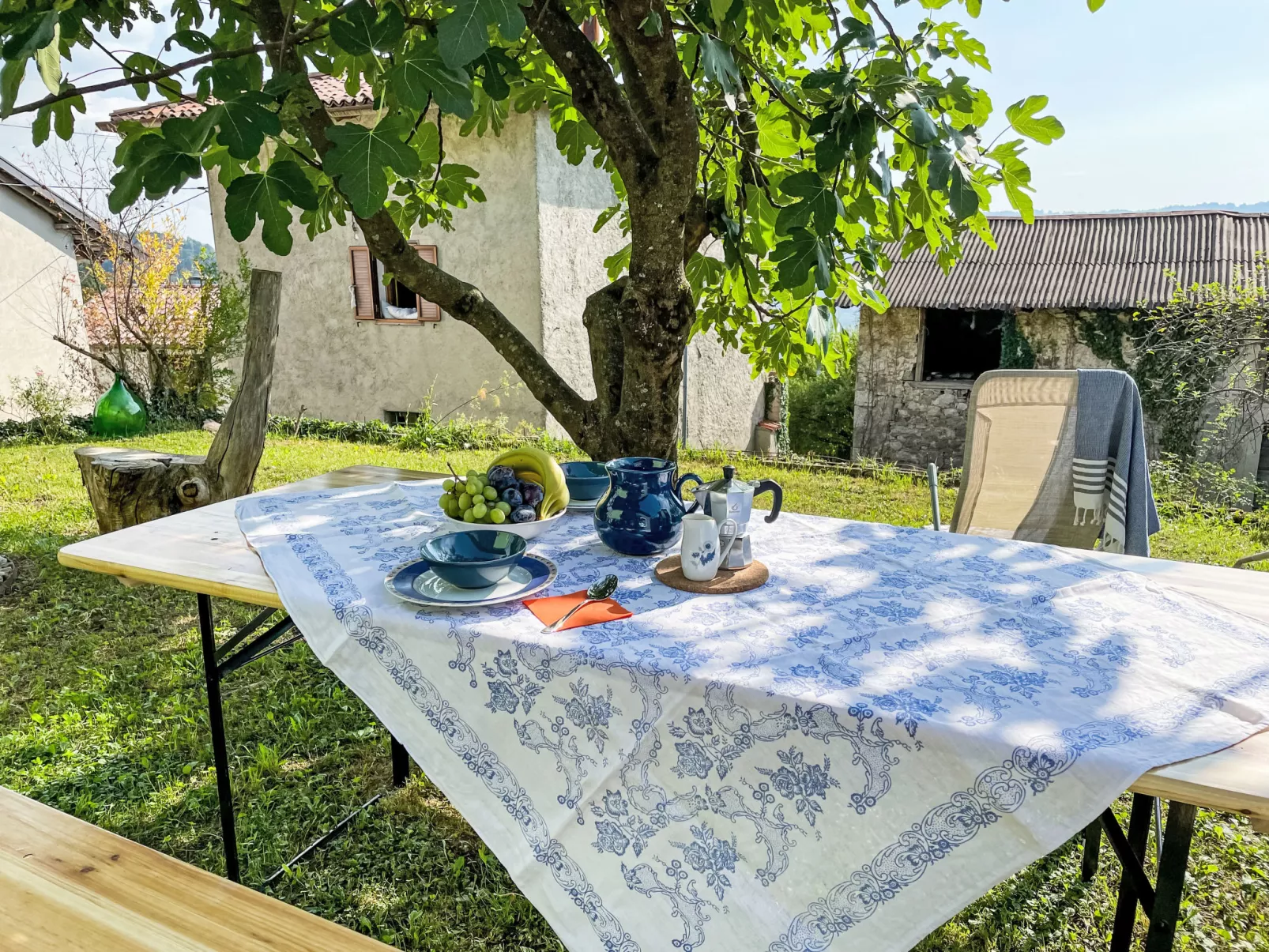 Delle Maschere-Outside