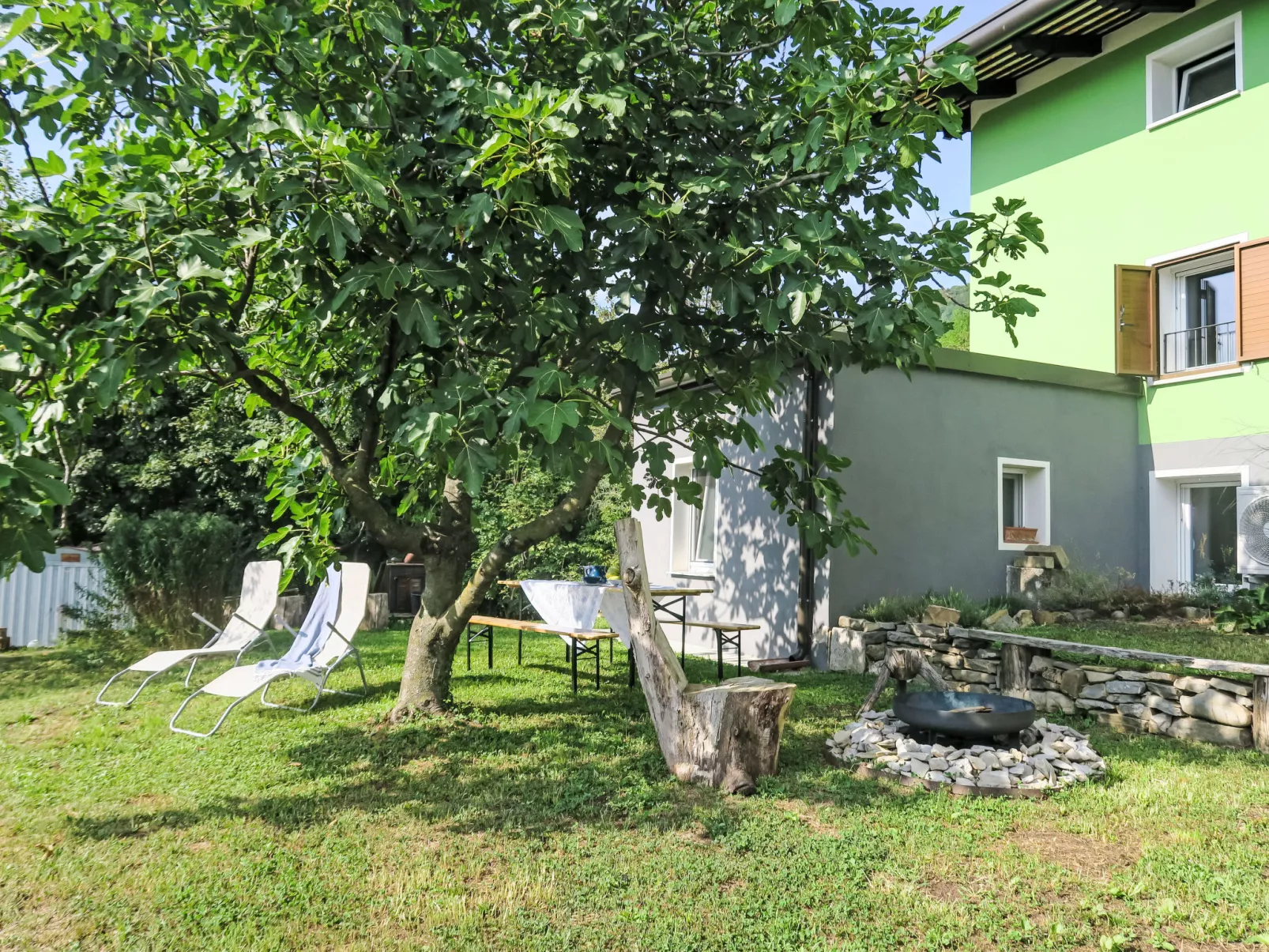 Delle Maschere-Outside
