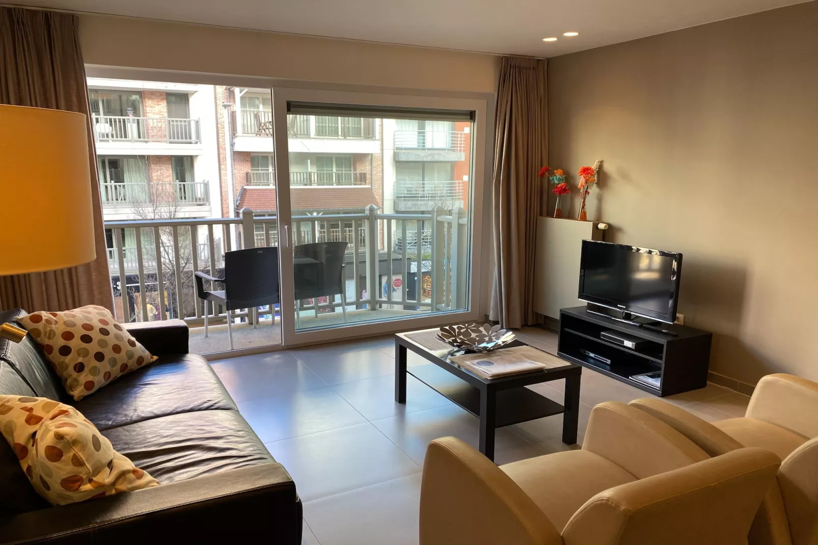 LECTUS 233/0201-Living room