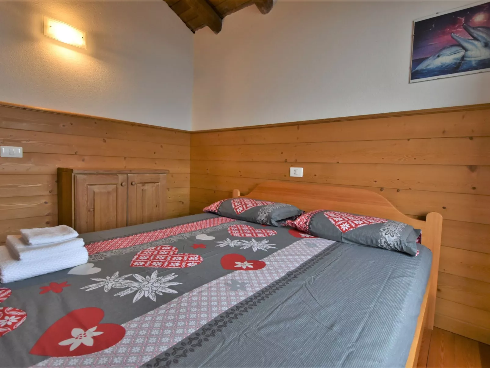 Baita Lake View-Inside