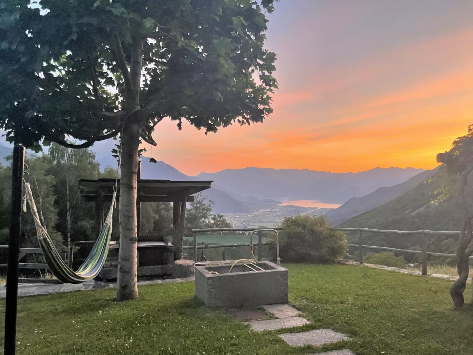 Baita Lake View-Outside