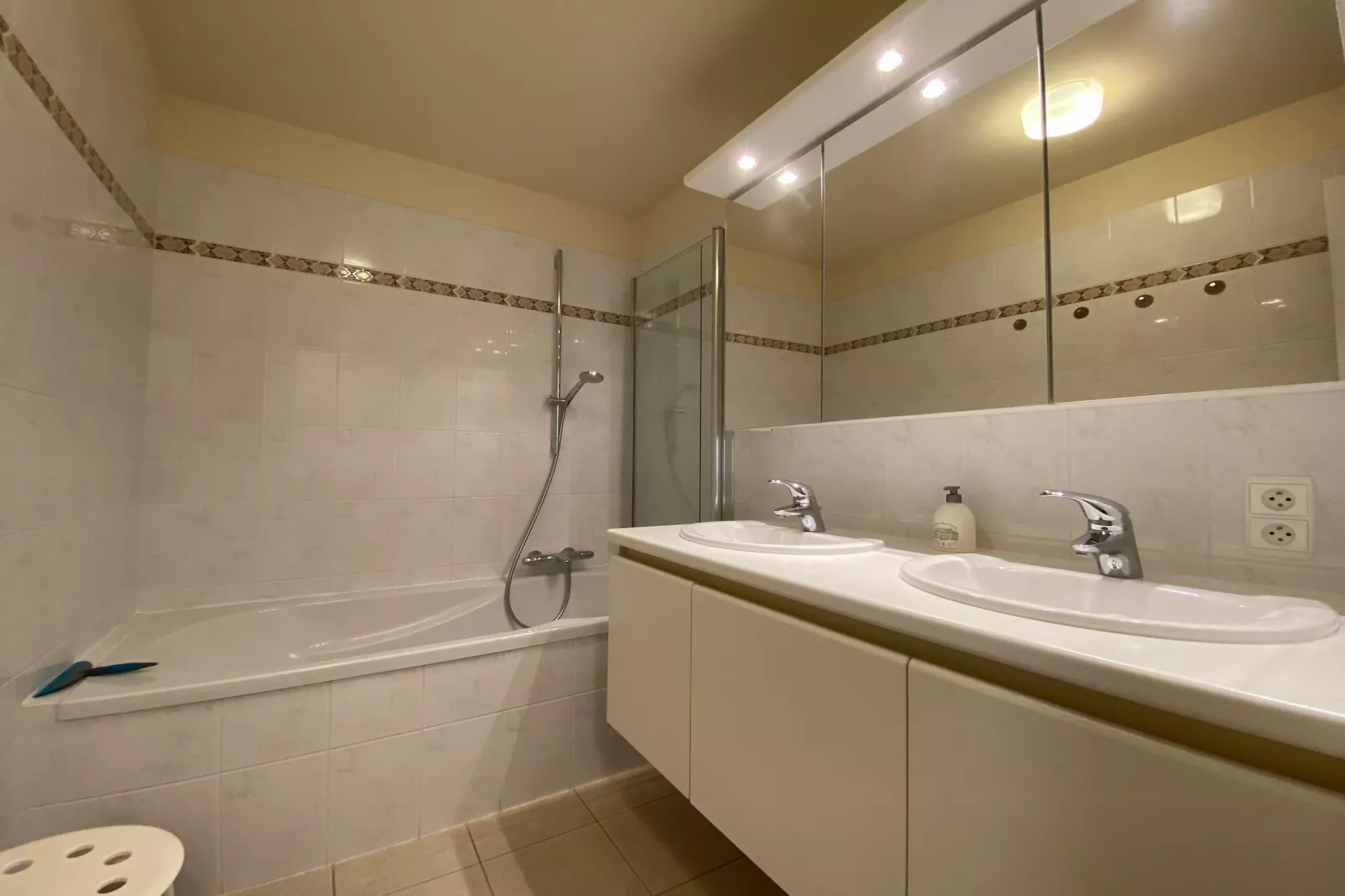 APOLLO X / 0405-Salle de bain