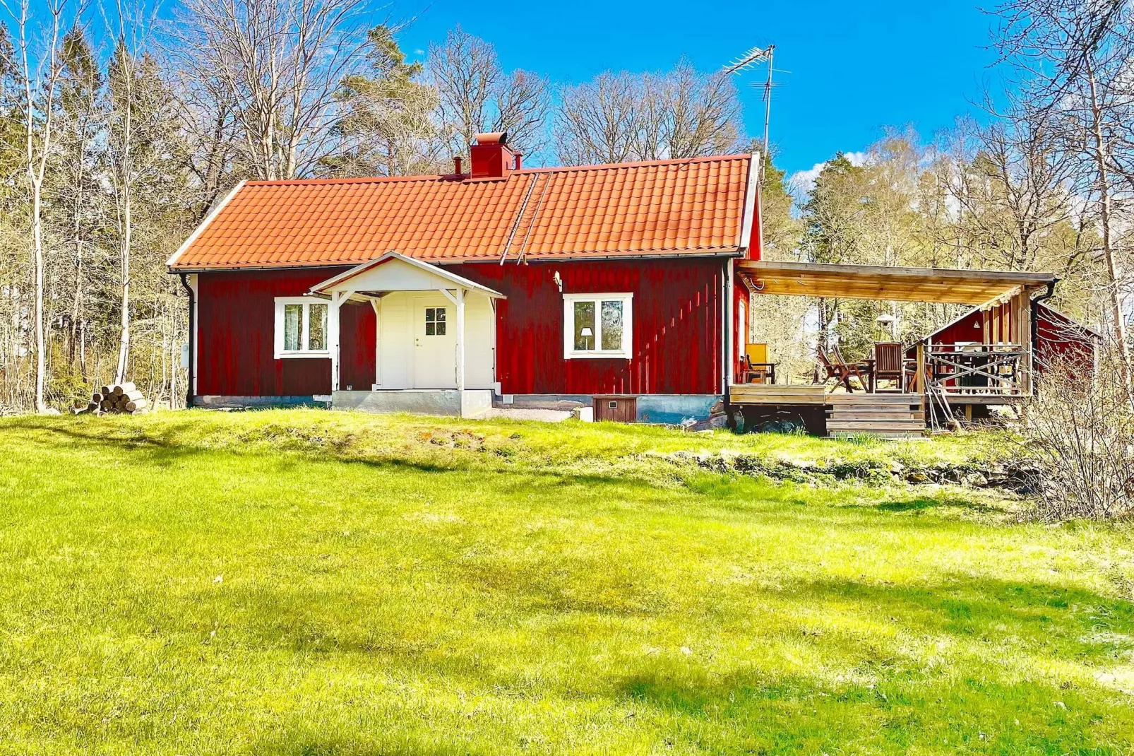 5 person holiday home in Mörlunda