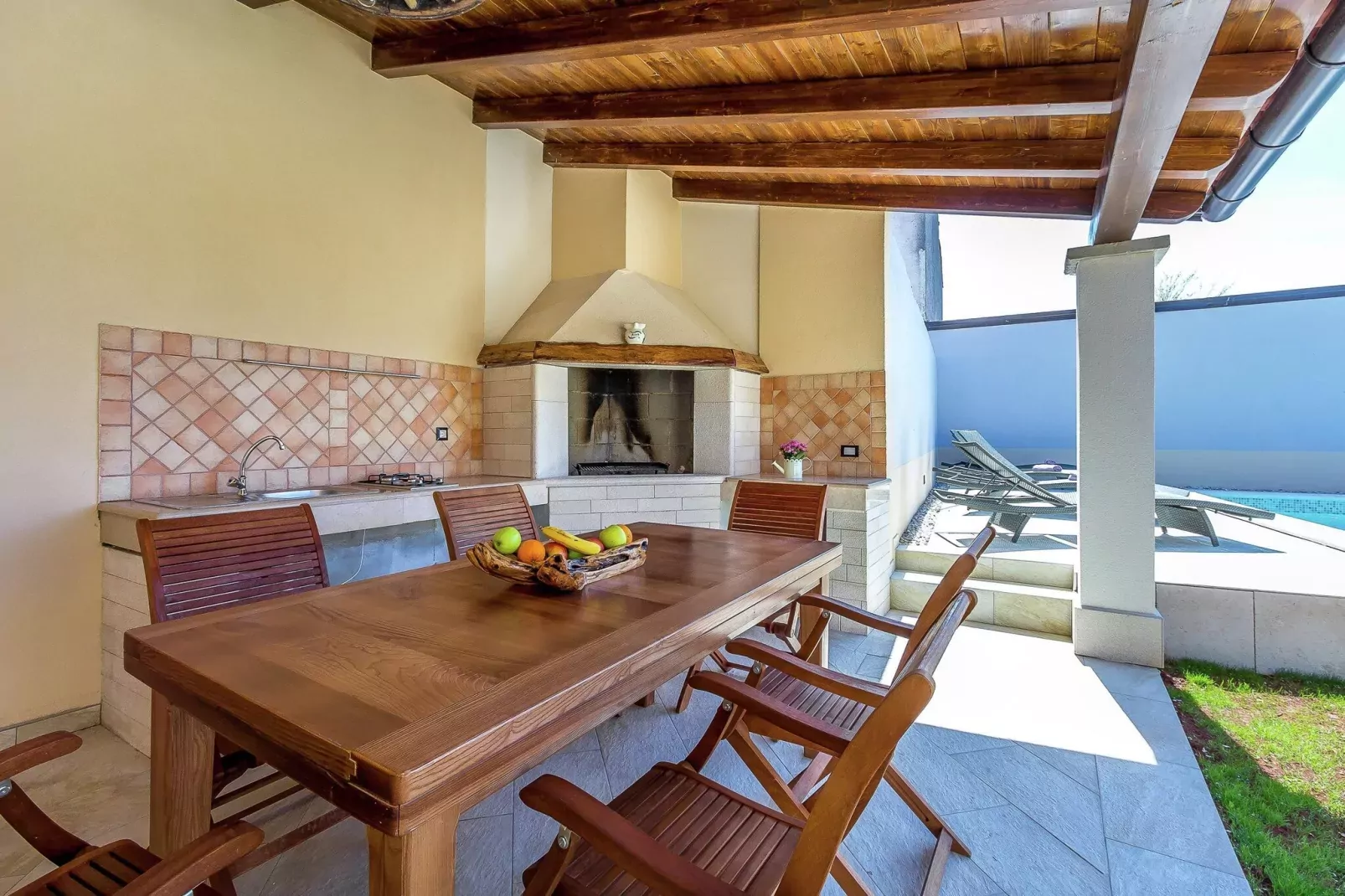 Viletta Valtura-Dining room