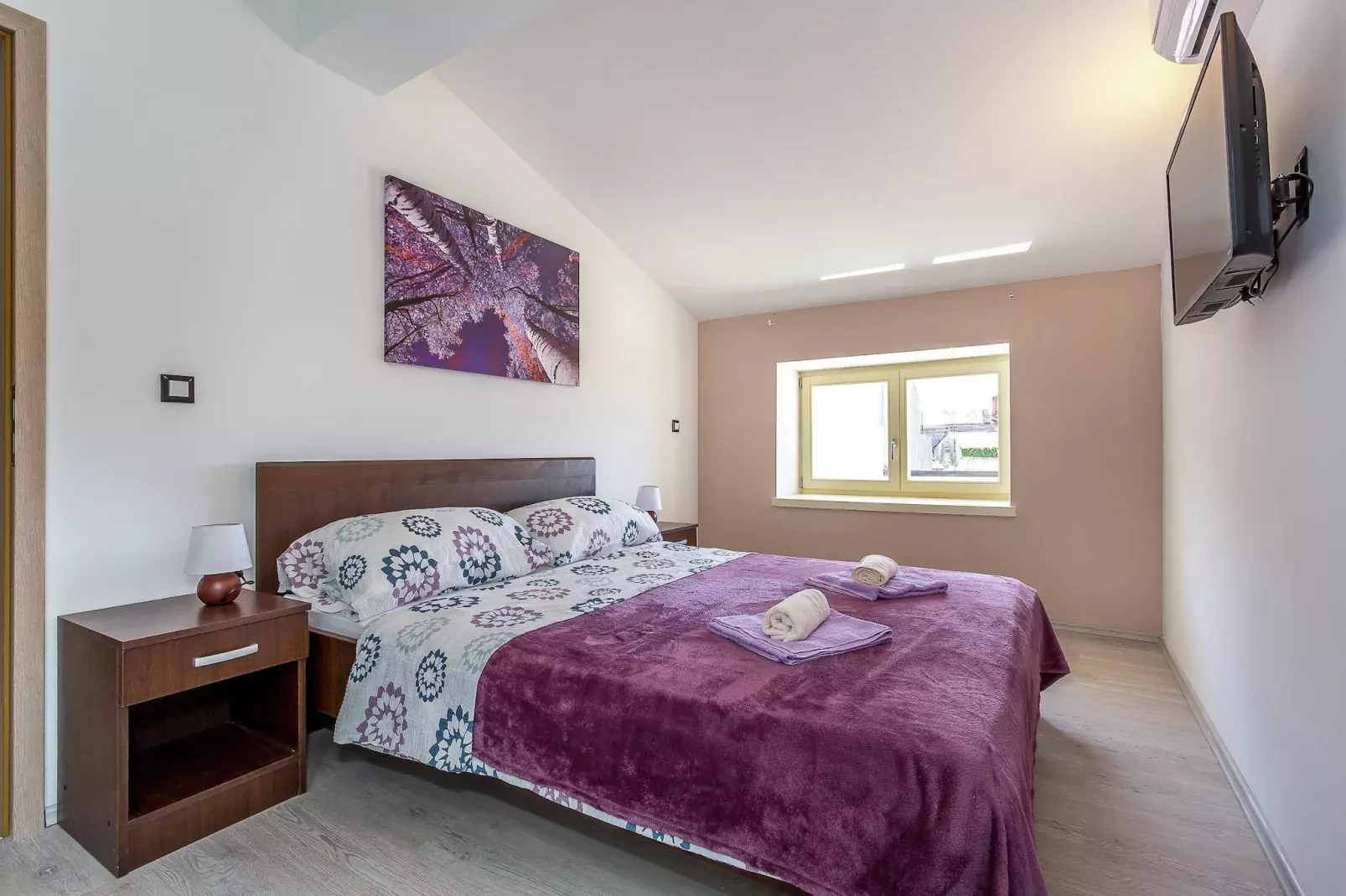 Viletta Valtura-Bedroom
