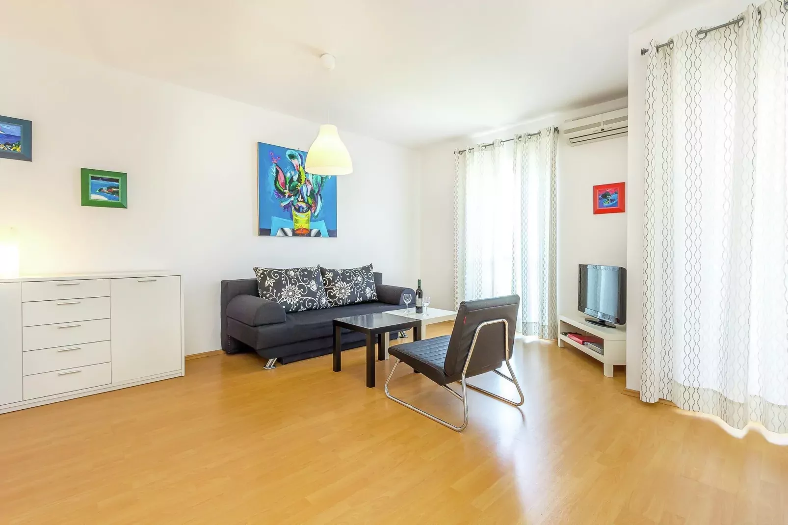 Apartment Punta D-Living room