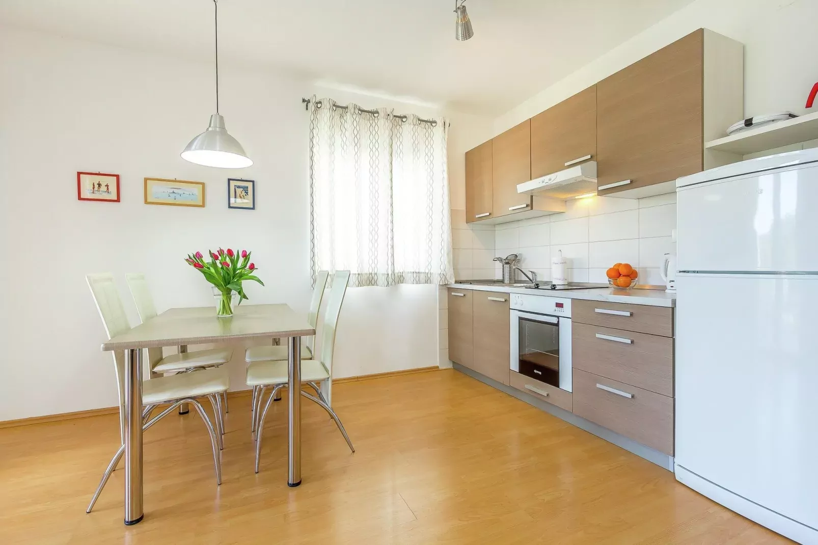 Apartment Punta D-Dining room