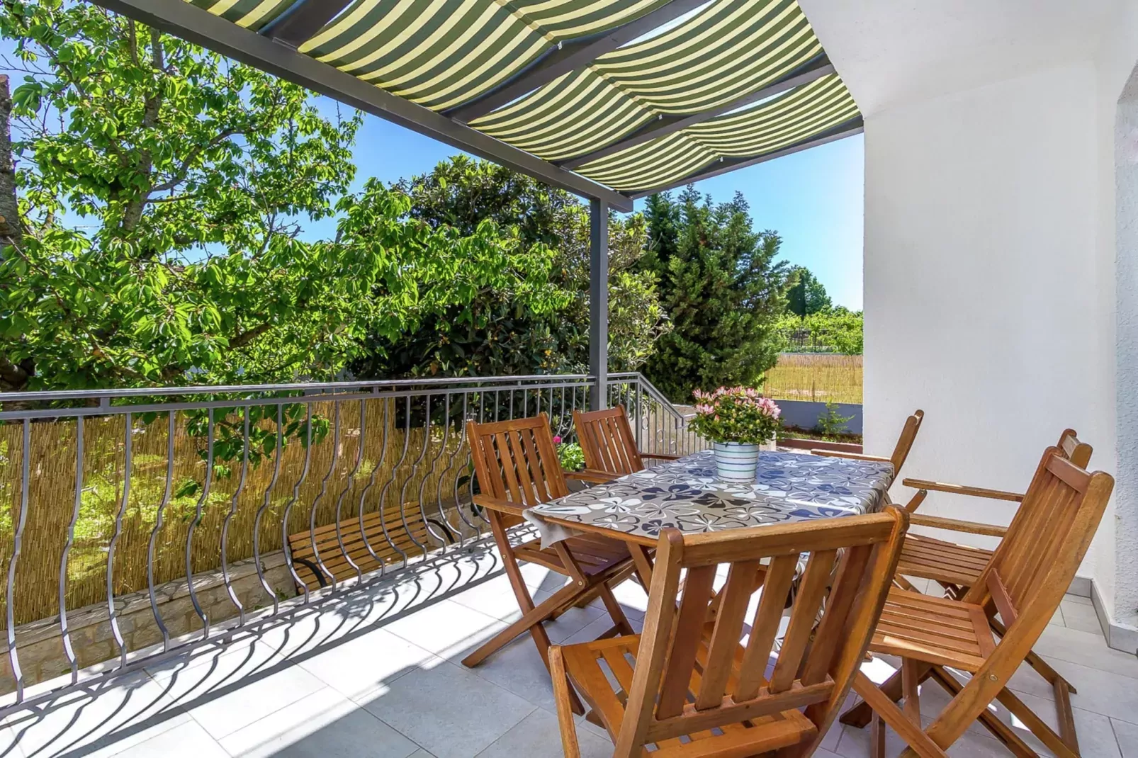 Viviana-Terrace balcony