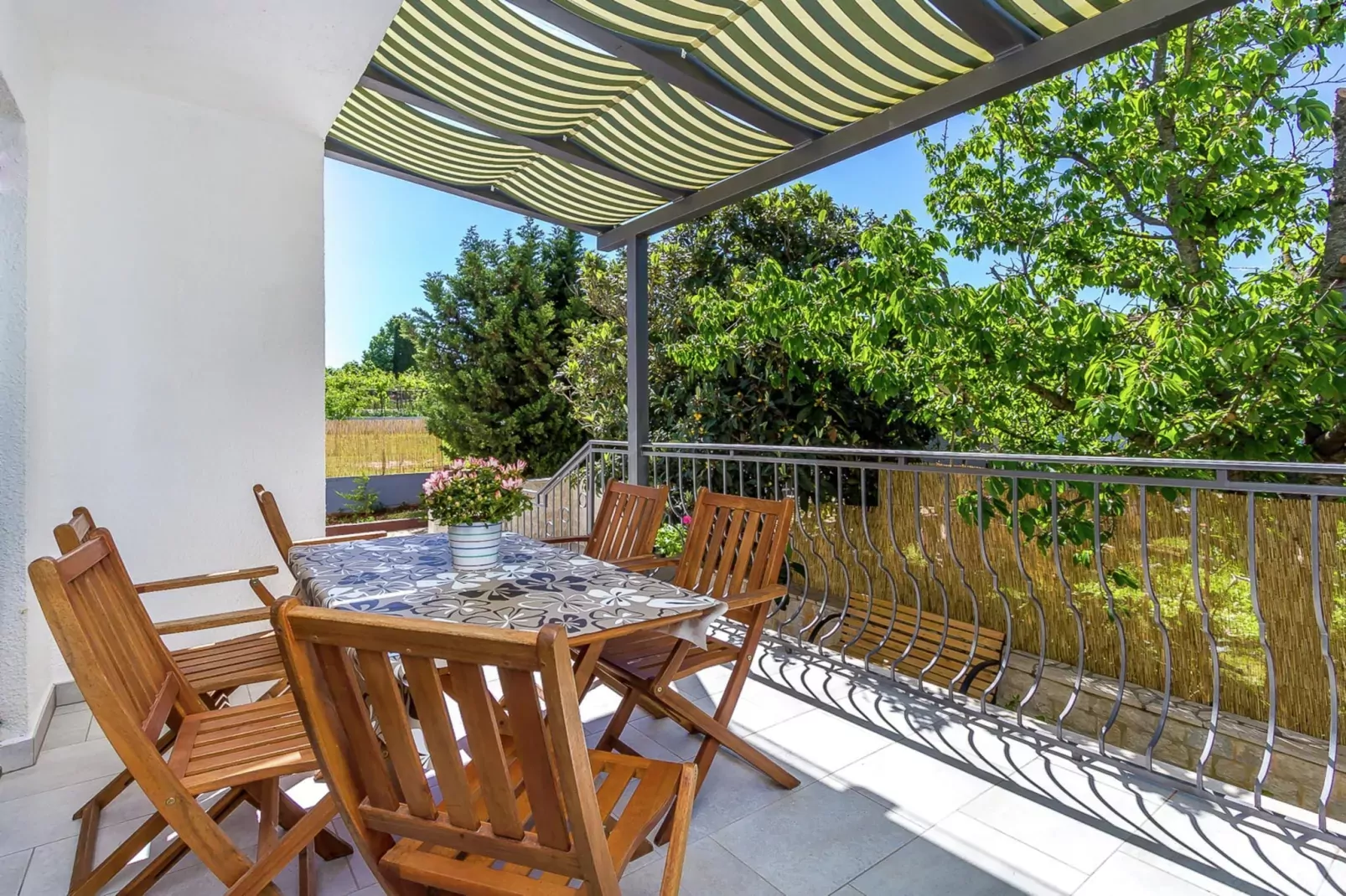 Viviana-Terrace balcony