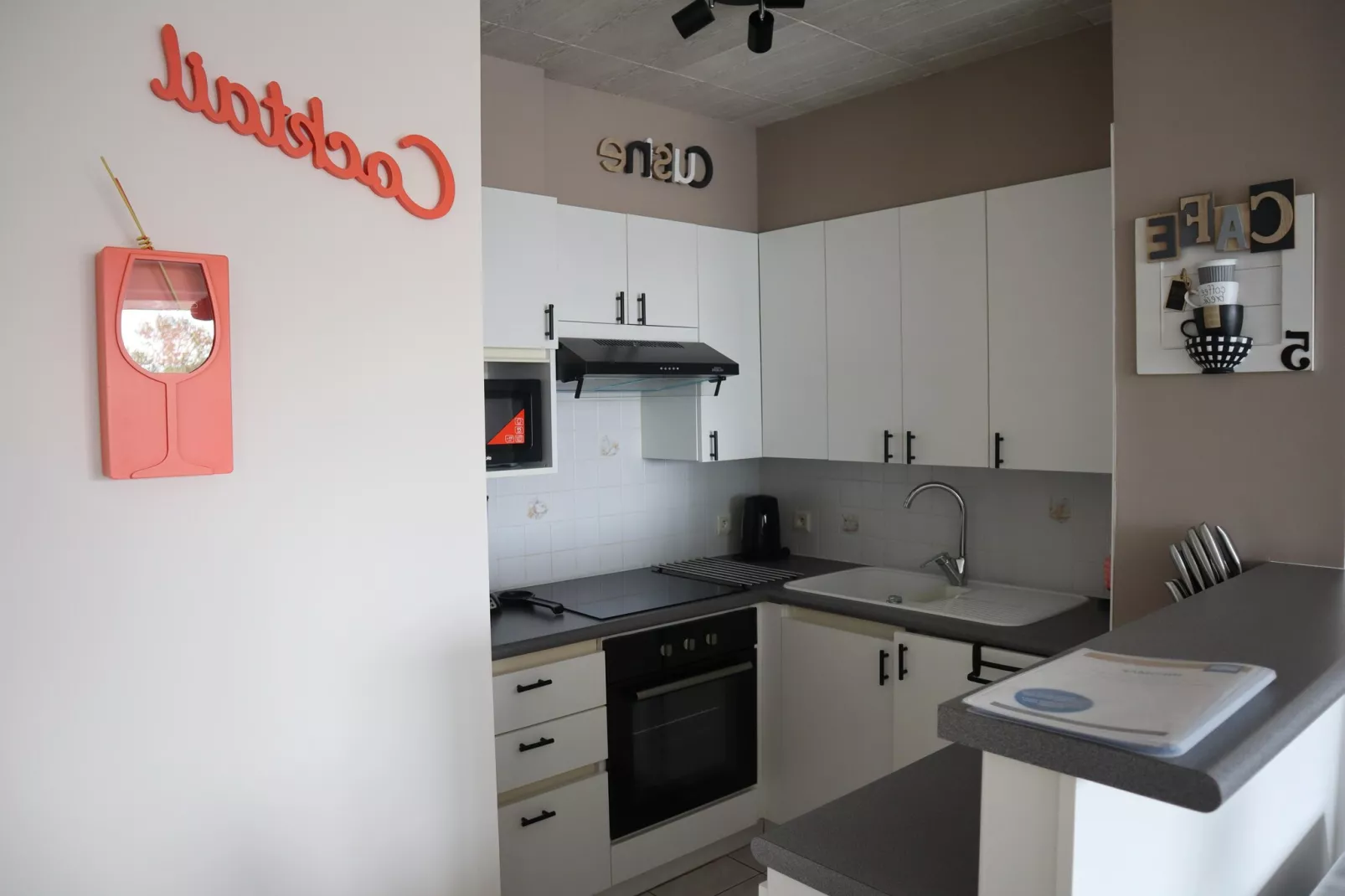PANORAMA B / 0202-Kitchen
