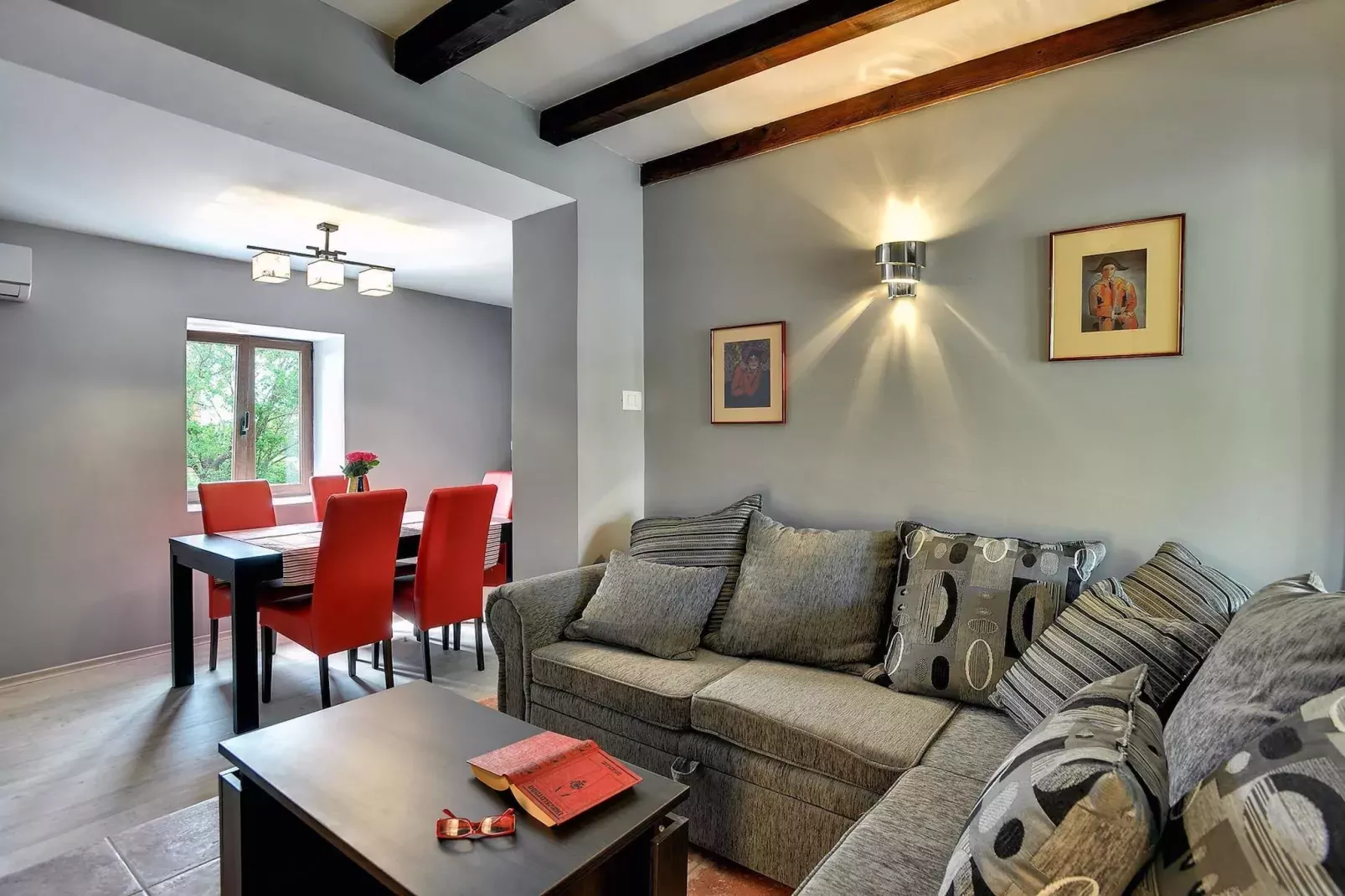 Villa BR-Living room